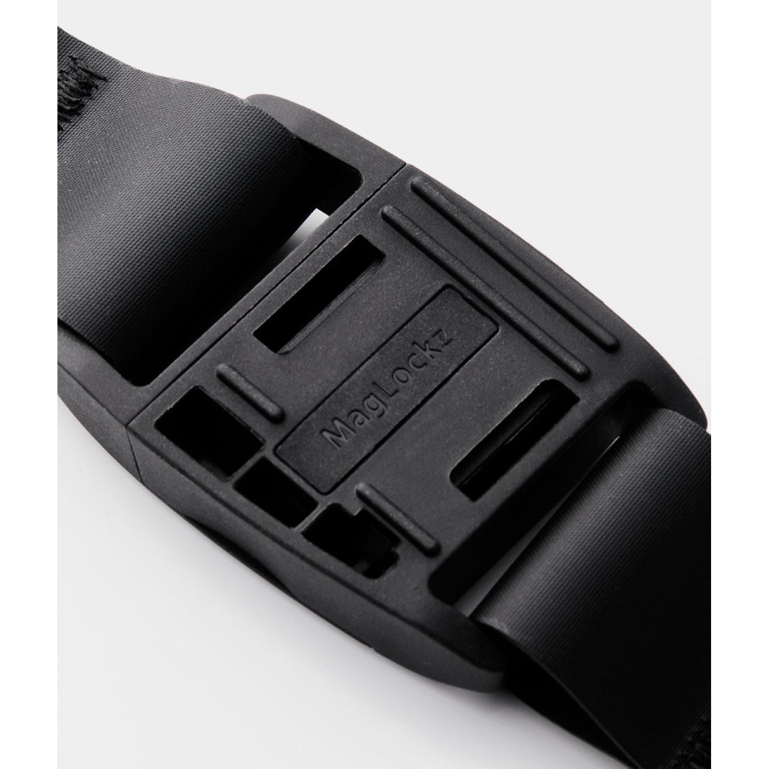 ALPAKA Maglockz Key Chain