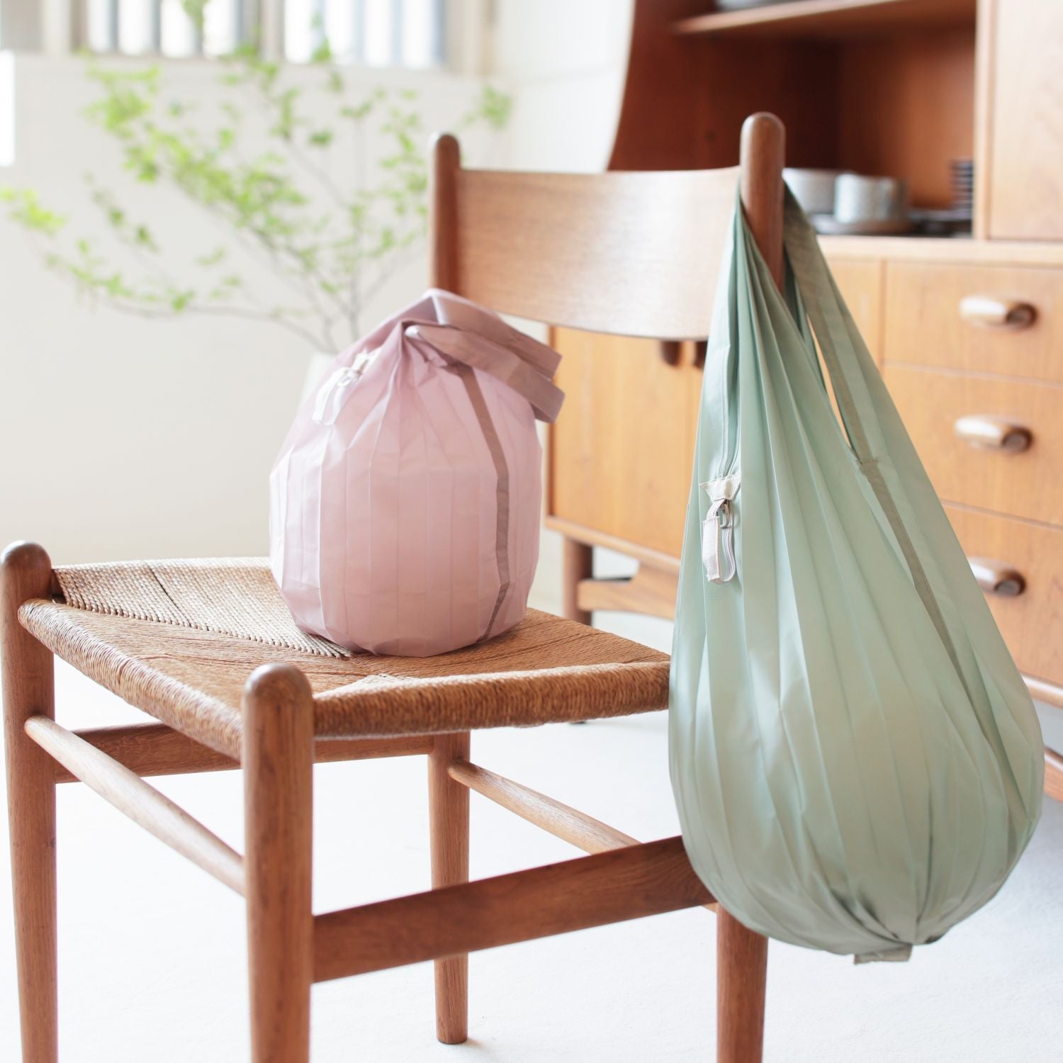 Shupatto Foldable Minimal Bag 12L