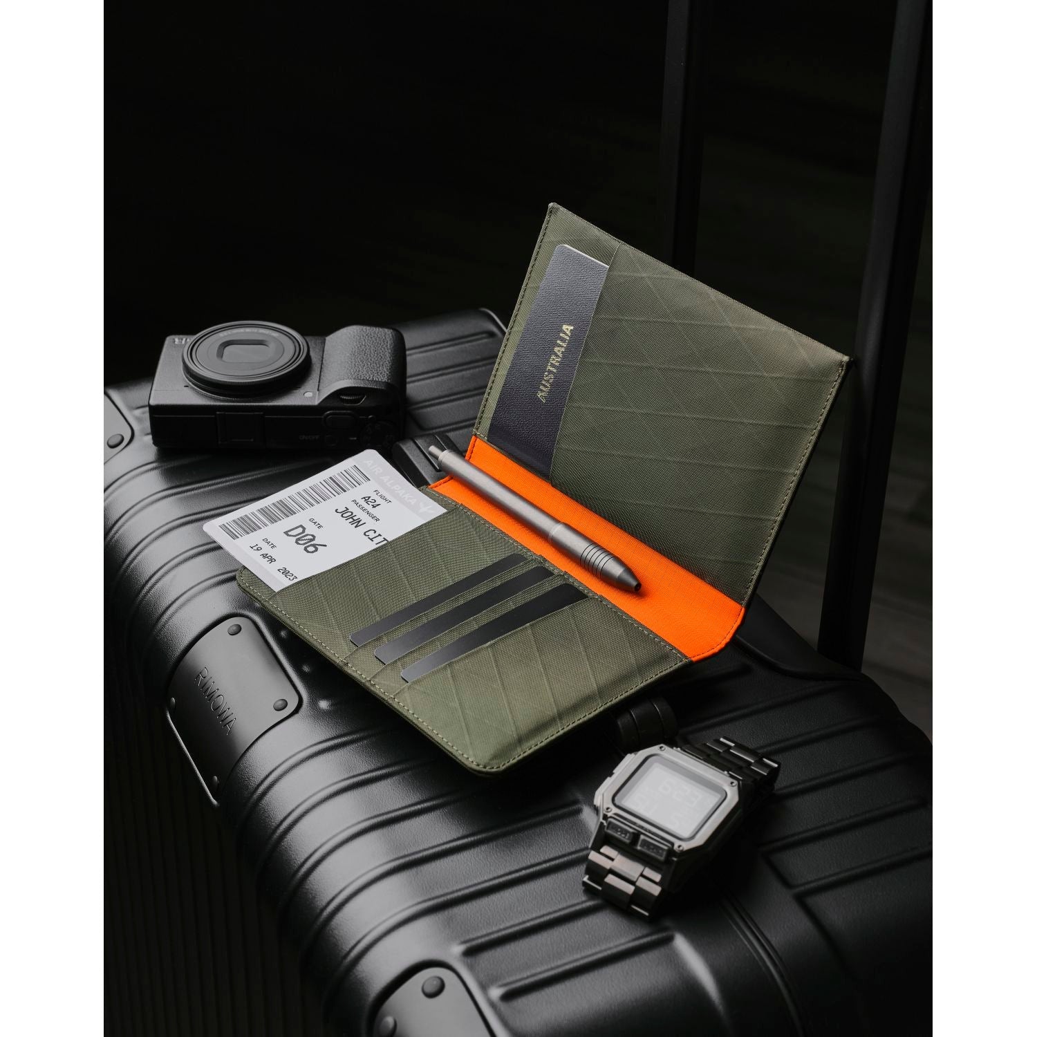 ALPAKA ARK Bifold Passport Wallet