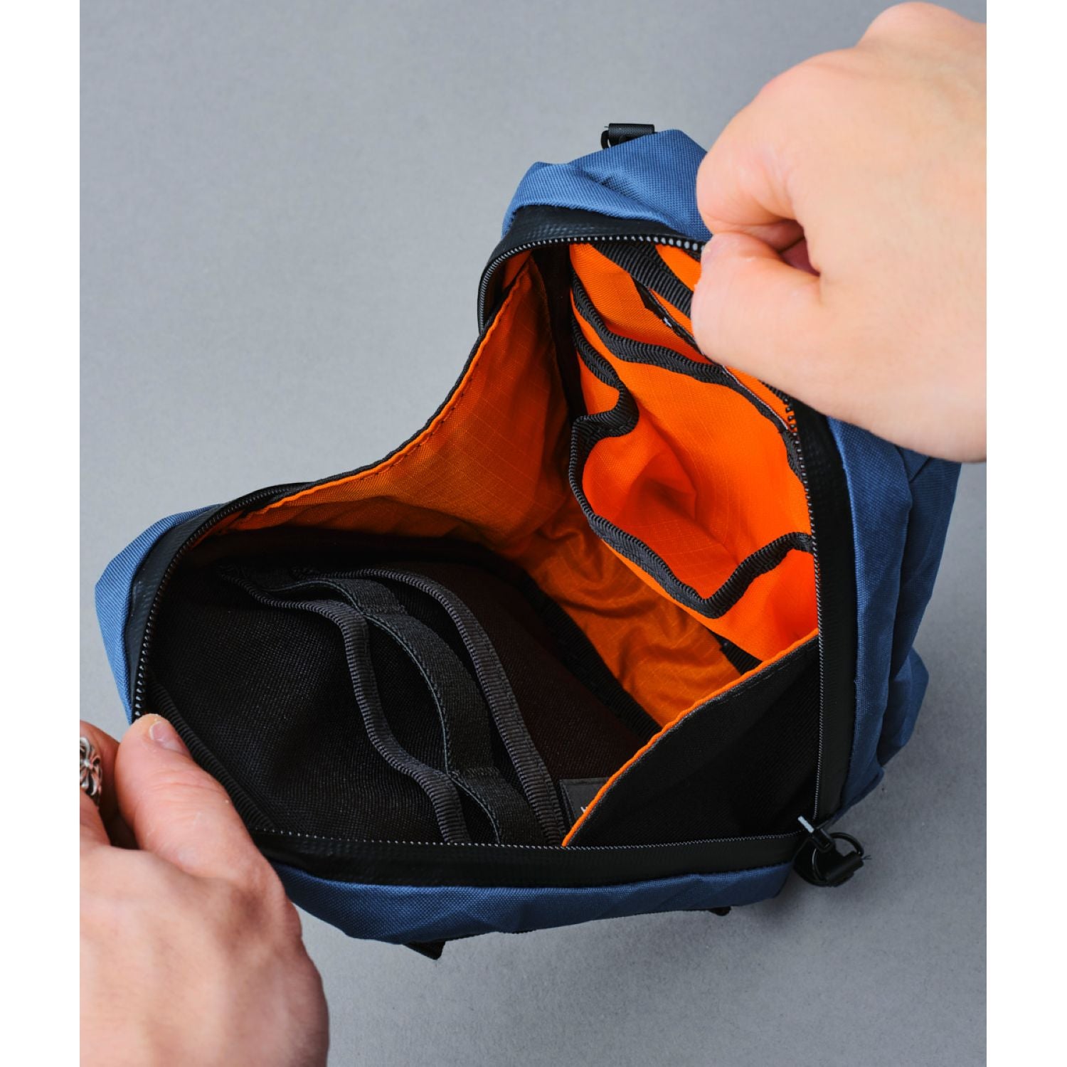 ALPAKA Metro Sling (X-Pac)