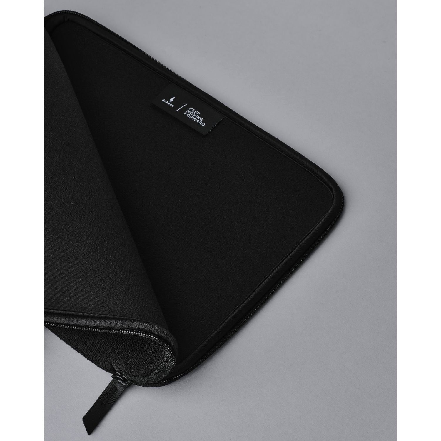 ALPAKA Slim Tablet Sleeve 11"