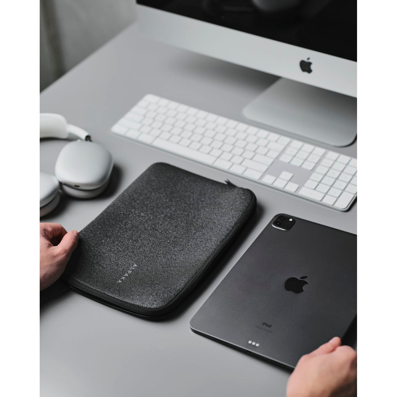ALPAKA Slim Tablet Sleeve 11"