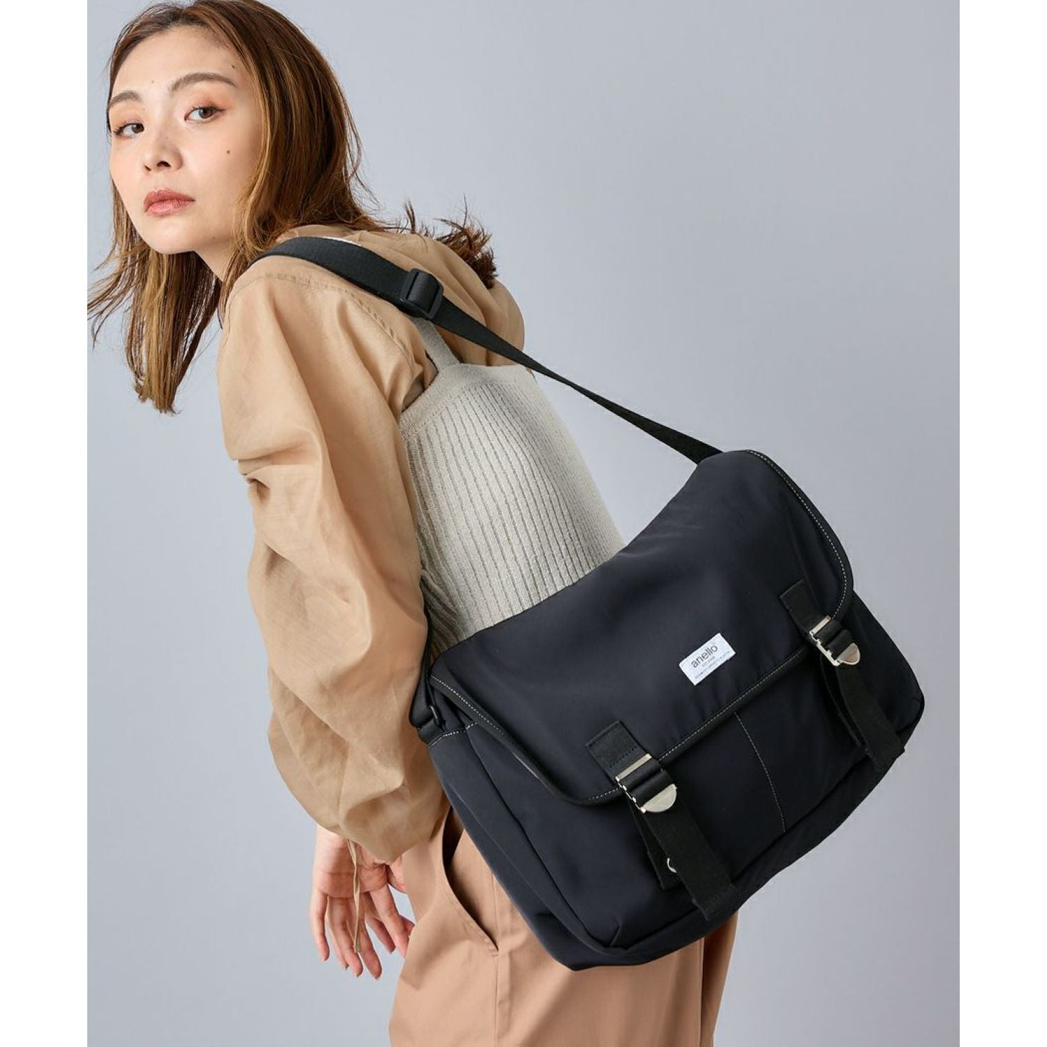 Anello Town Messenger Bag