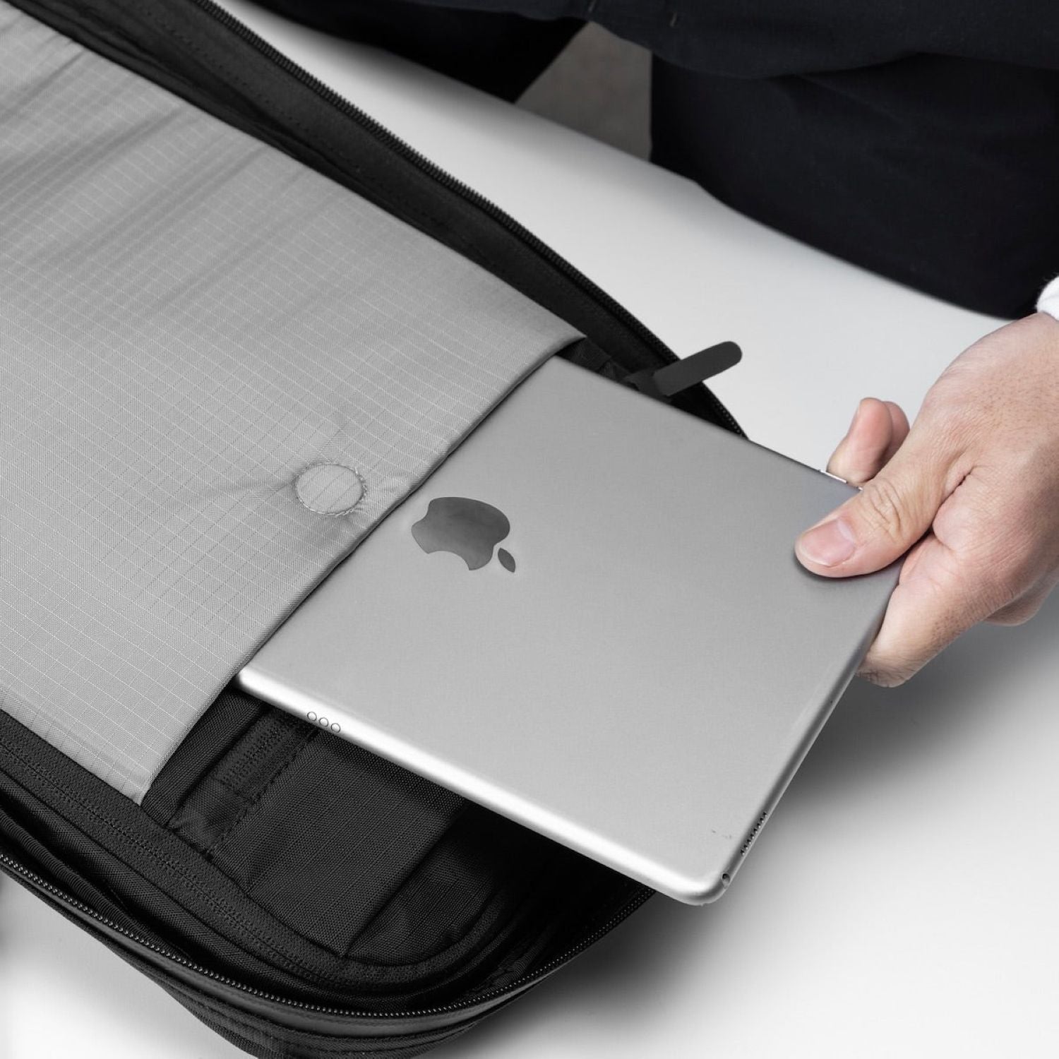 Black Ember Citadel 25 16” Laptop Backpack (SA)