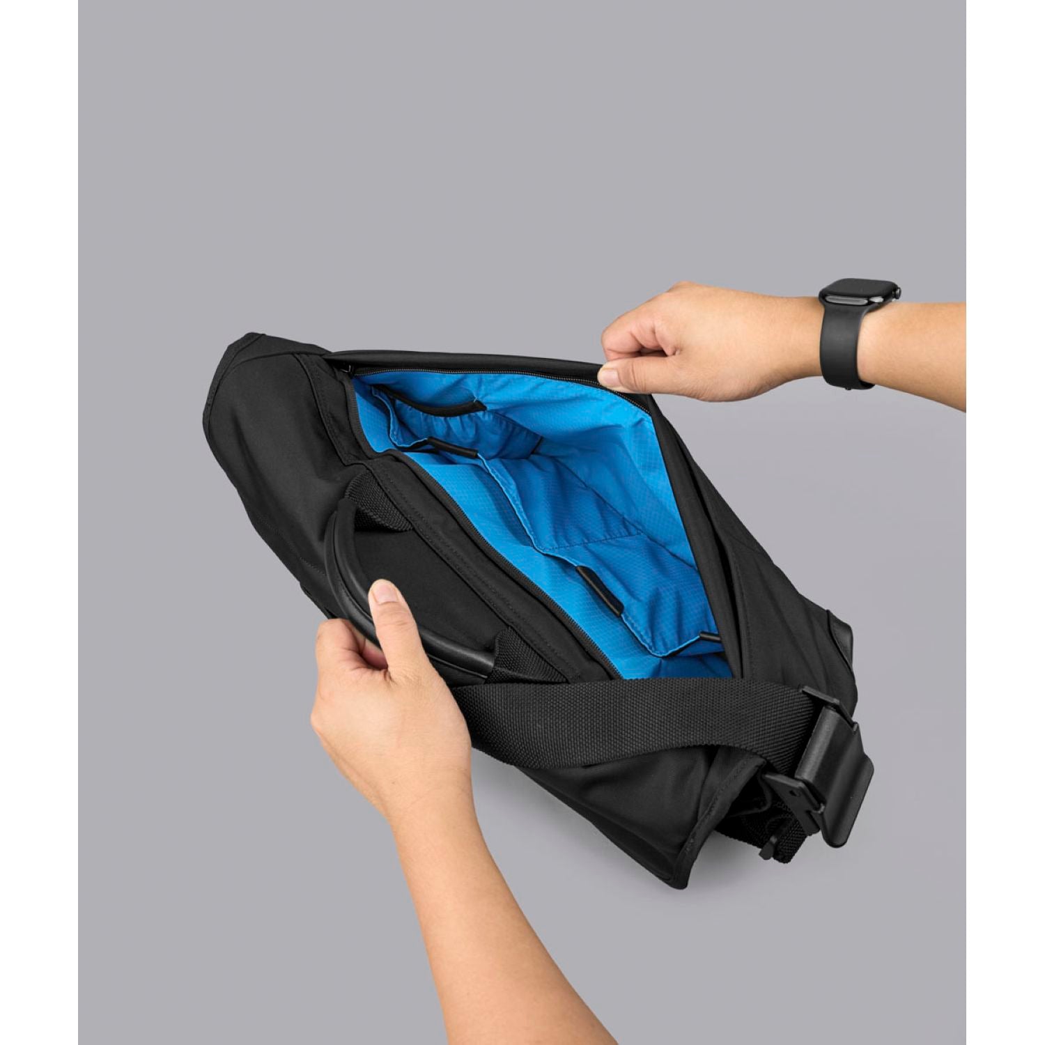 ALPAKA 7Ven Messenger Decade Edition 16" Ballastic Nylon 840D Bag
