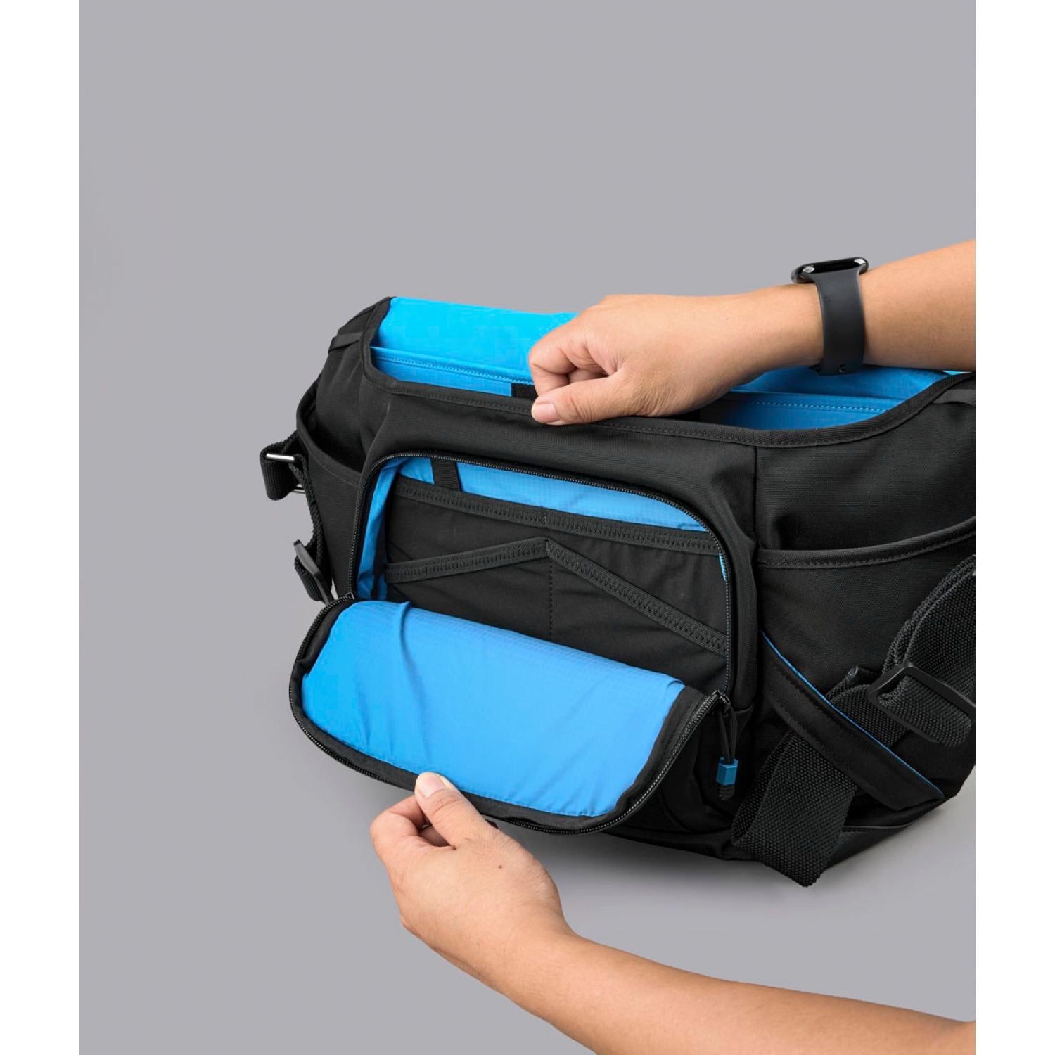 ALPAKA 7Ven Messenger Decade Edition 16" Ballastic Nylon 840D Bag