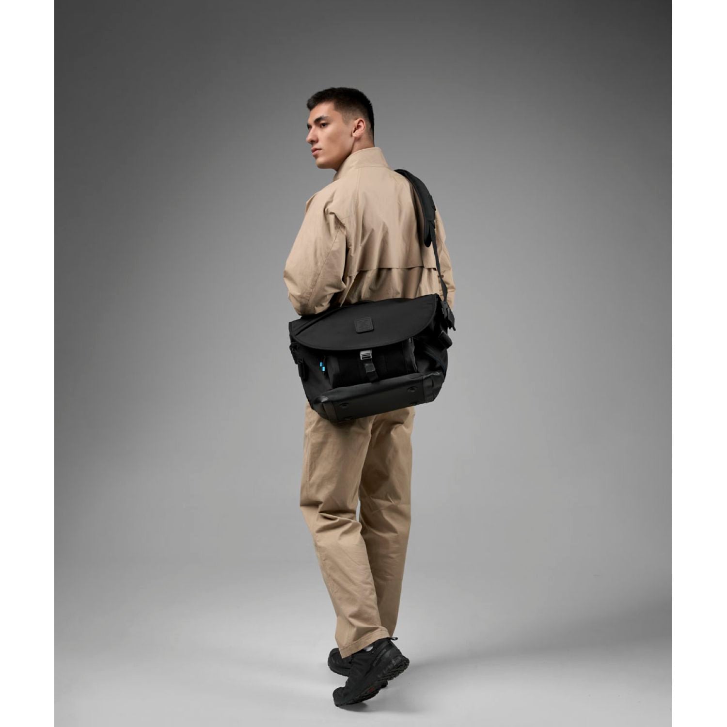 ALPAKA 7Ven Messenger Decade Edition 16" Ballastic Nylon 840D Bag