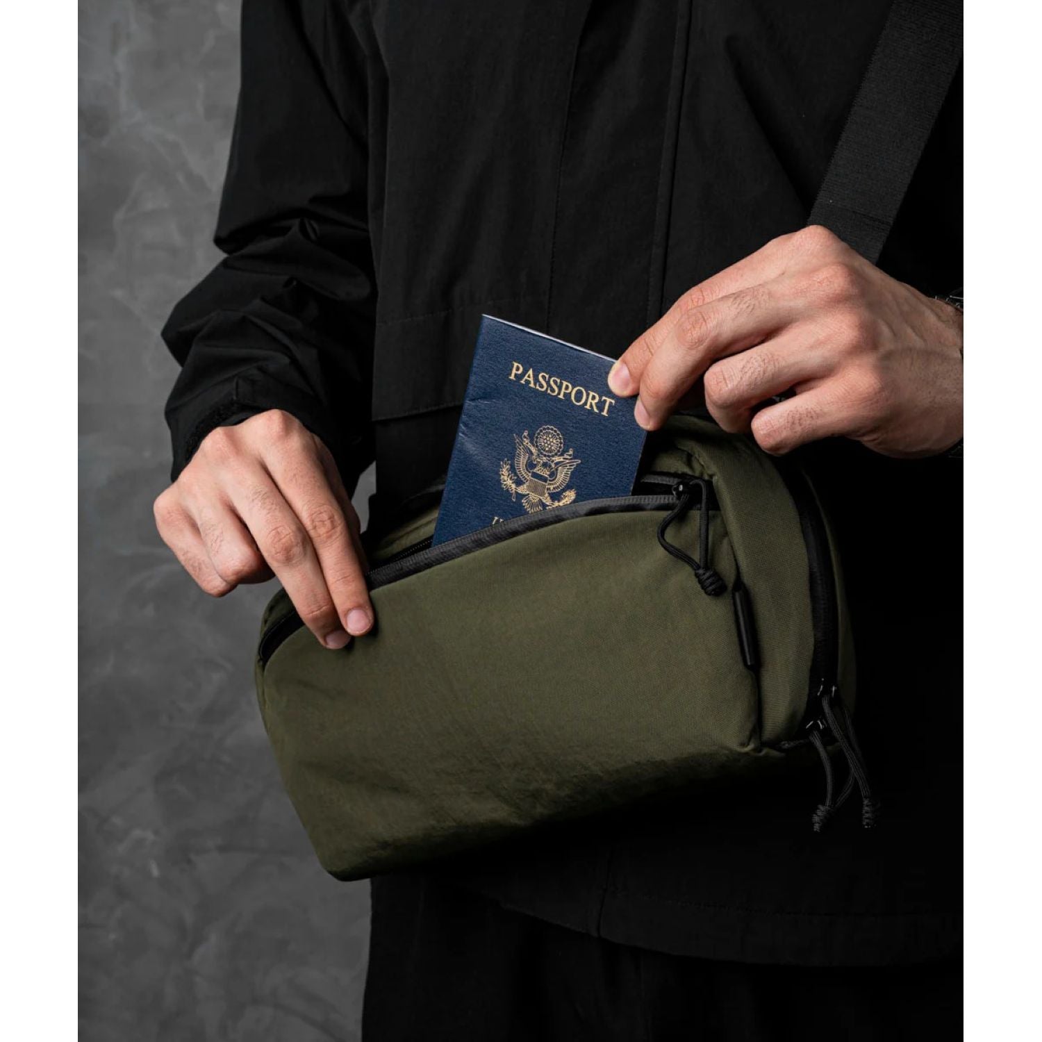 ALPAKA Eclipse Gaming Sling
