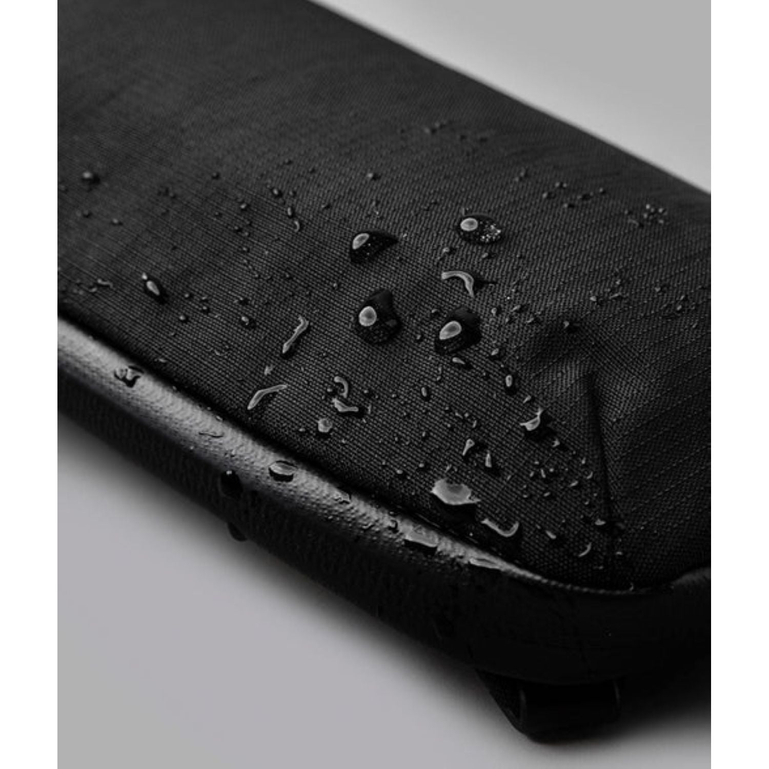 ALPAKA Flight Pouch Pro