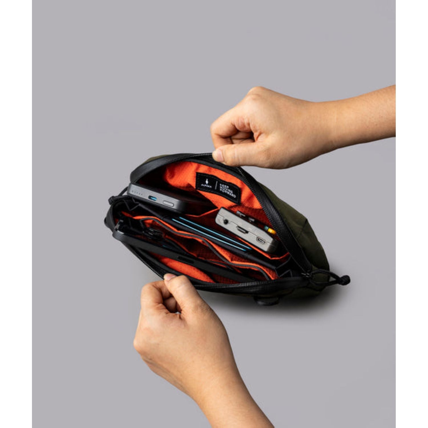 ALPAKA Flight Pouch Pro