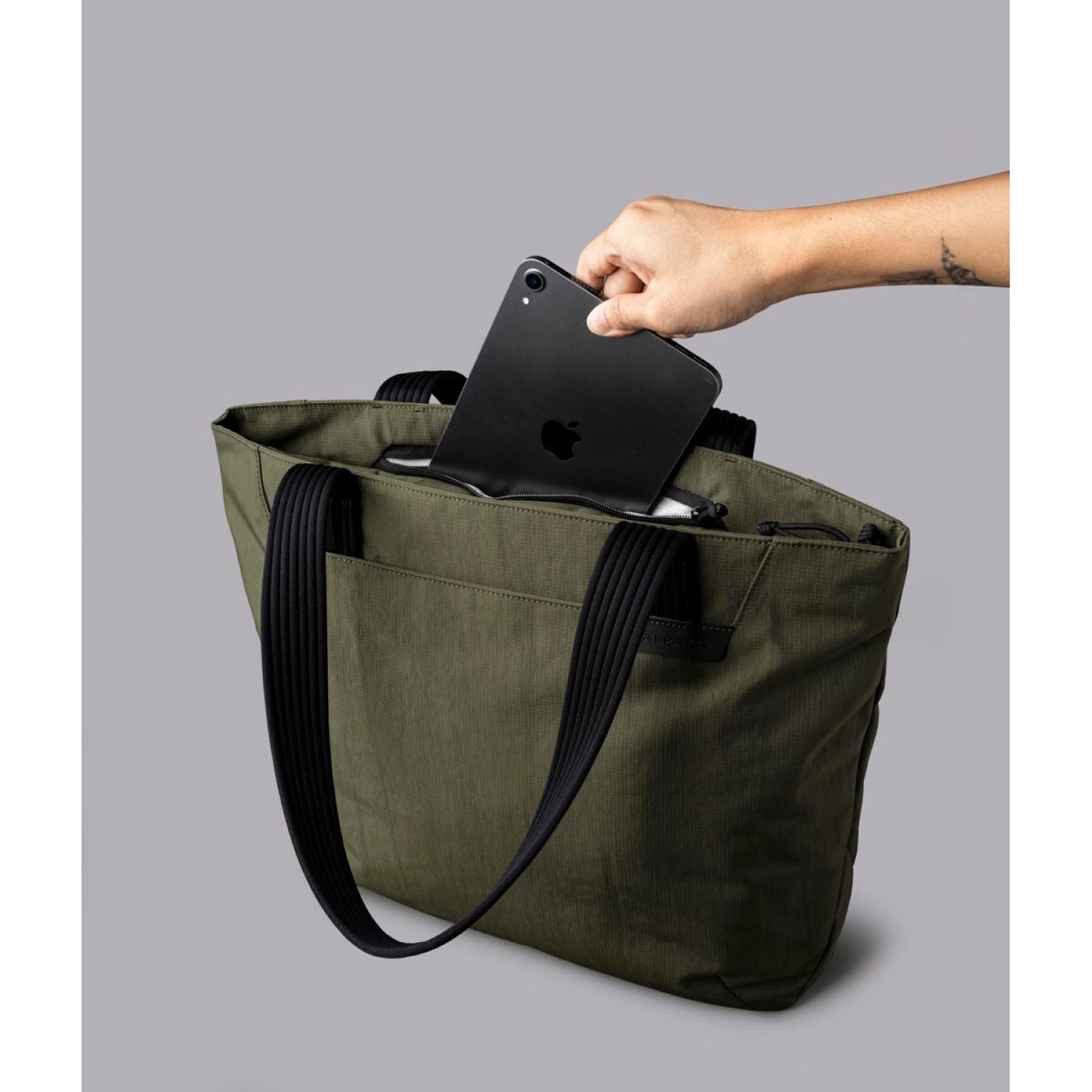 ALPAKA Flight Tote Bag (L)
