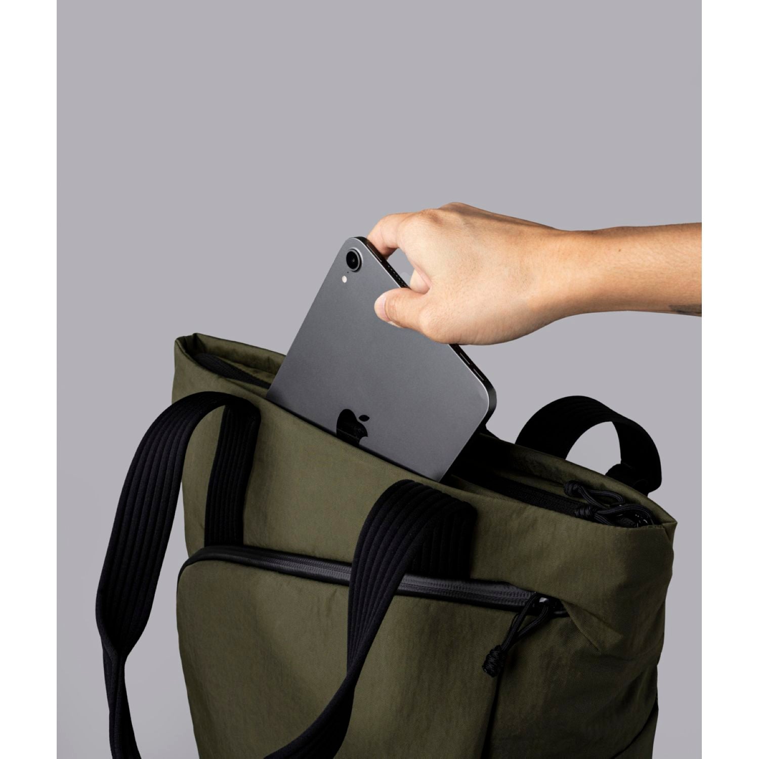 ALPAKA Flow Tote Pack