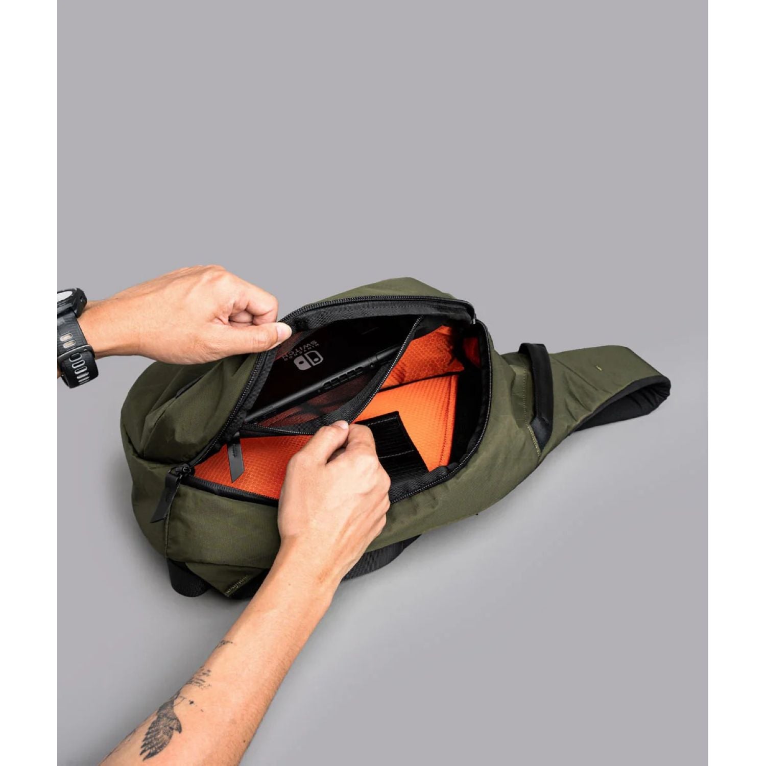 ALPAKA Metro Crossbody Left Shoulder