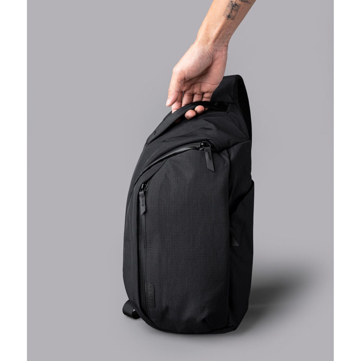 ALPAKA Metro Crossbody Right Shoulder