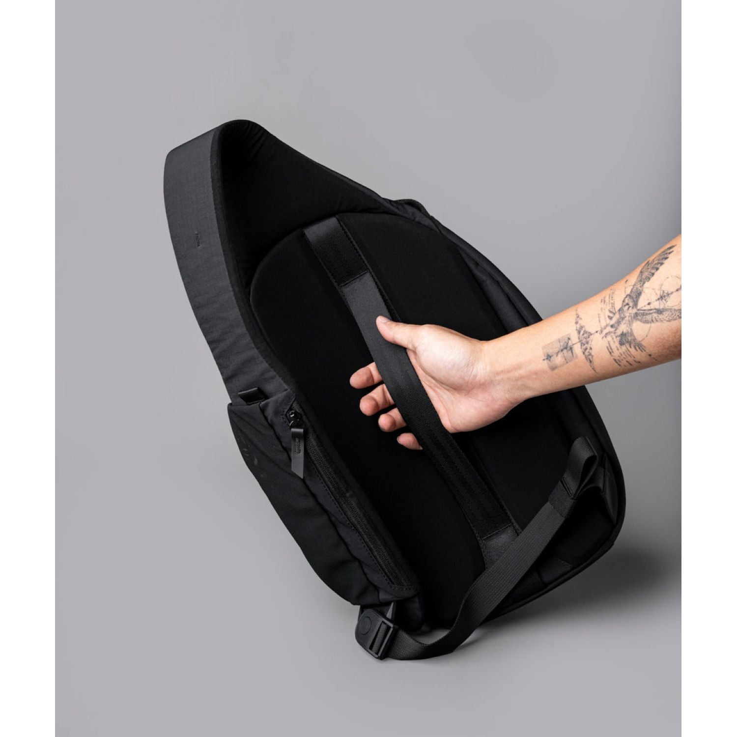 ALPAKA Metro Crossbody Right Shoulder