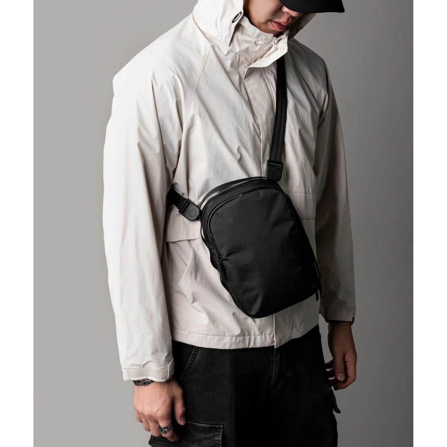 ALPAKA Metro Sling Max