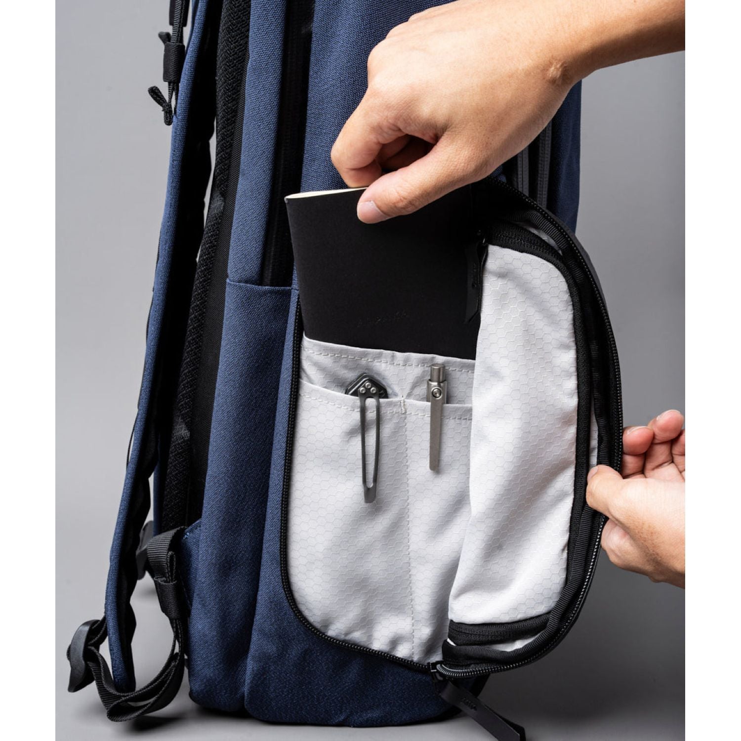 ALPAKA Elements Travel (35L) Axoflux 600D Backpack + Removable Waist Strap