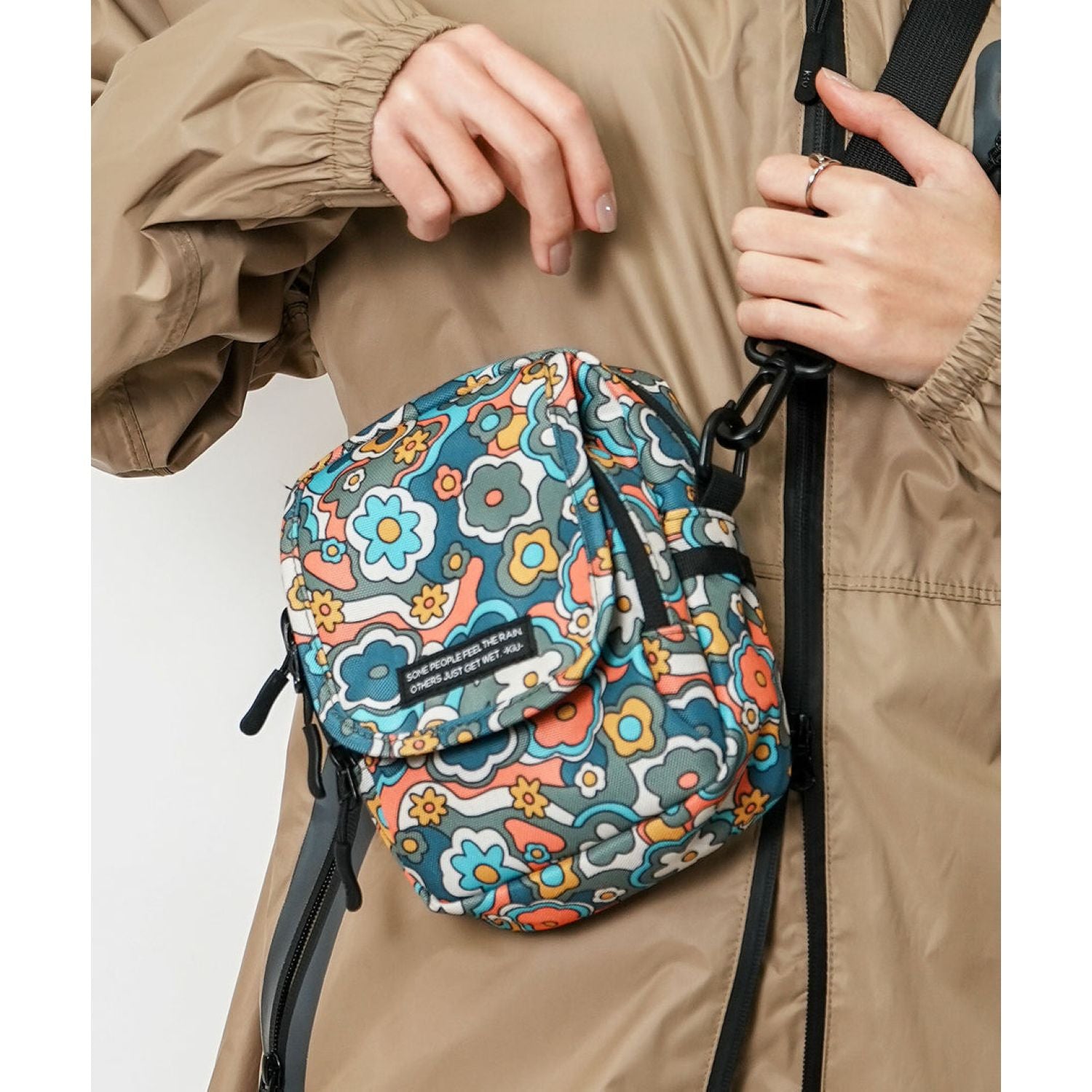 Kiu Water Repellent 600D Flap Pocket Shoulder Bag