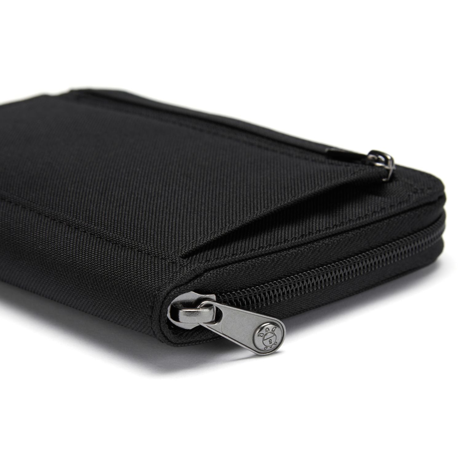 Pacsafe RFIDsafe RFID Blocking Compact Travel Organzier