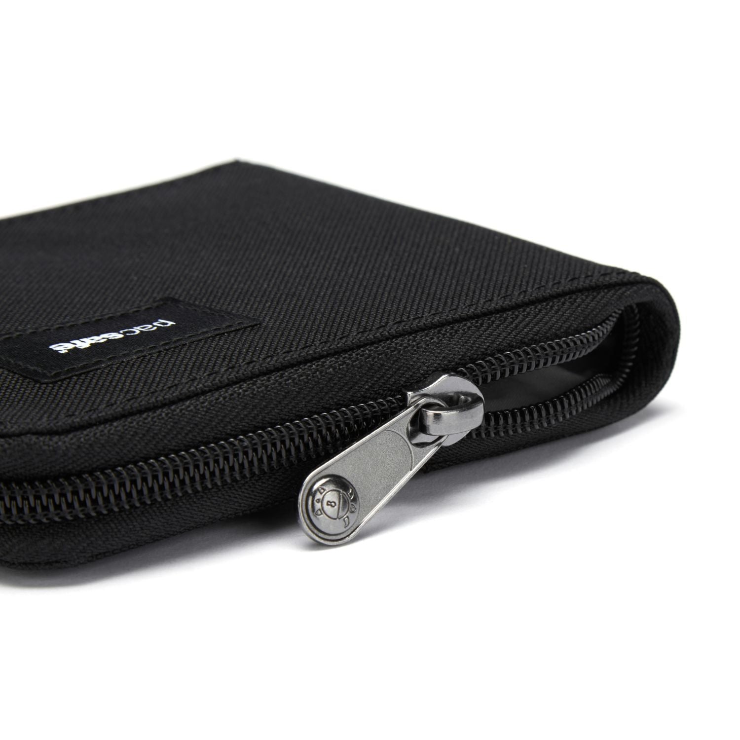 Pacsafe RFIDsafe RFID Blocking Zip Around Wallet