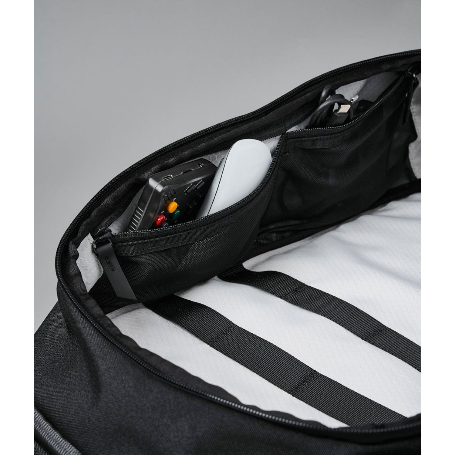 ALPAKA Elements Travel (35L) Axoflux 600D Backpack + Removable Waist Strap