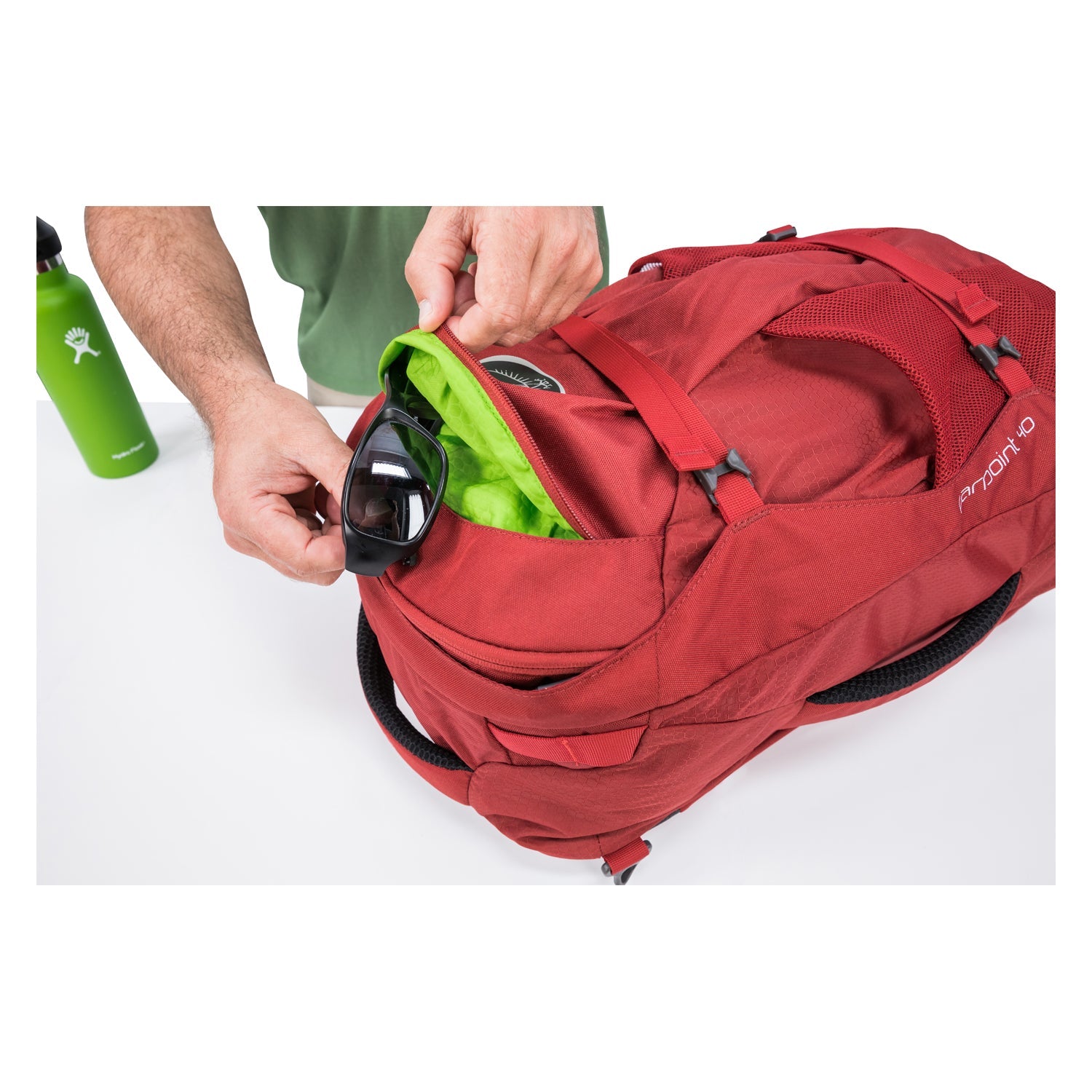 Osprey Farpoint Travel Pack Carry-On 40 Backpack - Medium/Large - Men's Travel - Trekking
