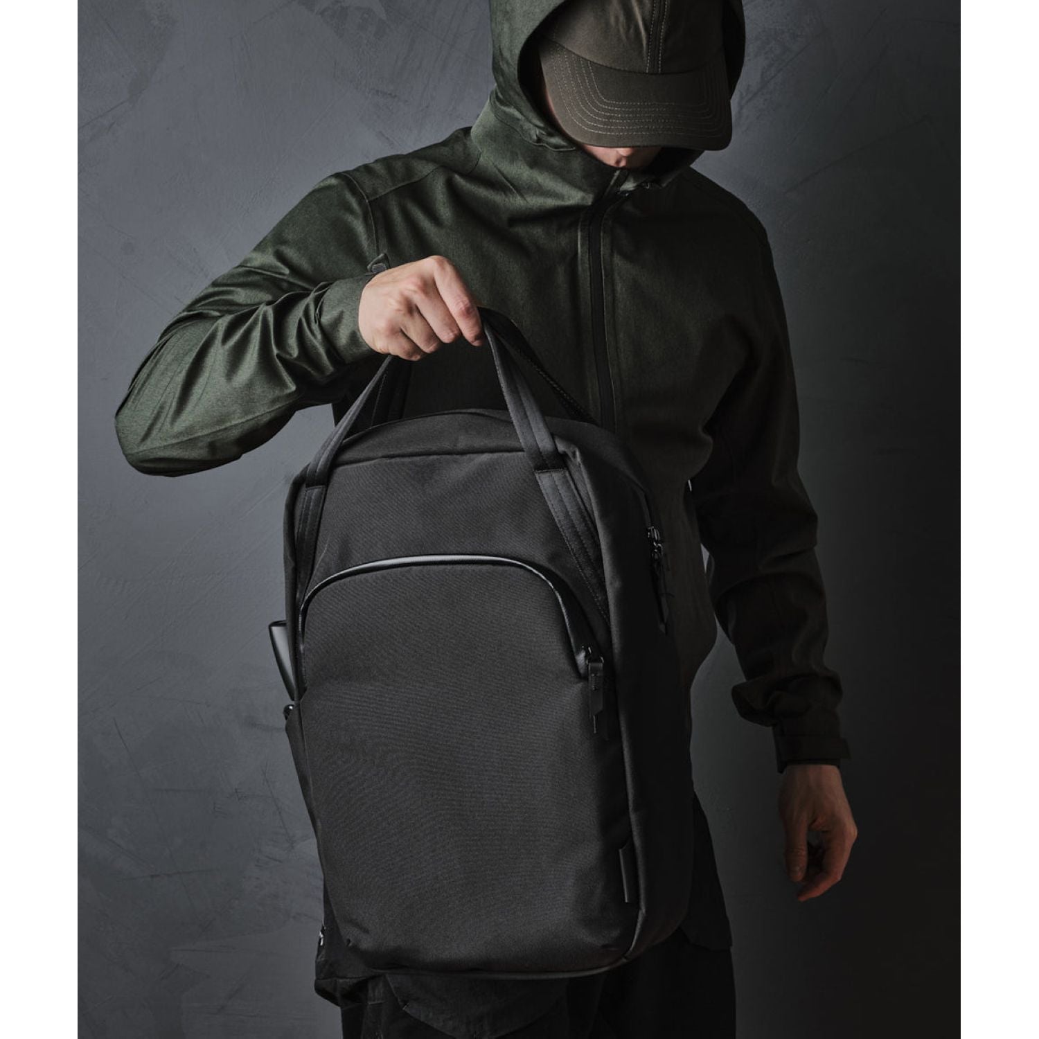 ALPAKA Bravo Tote Pack