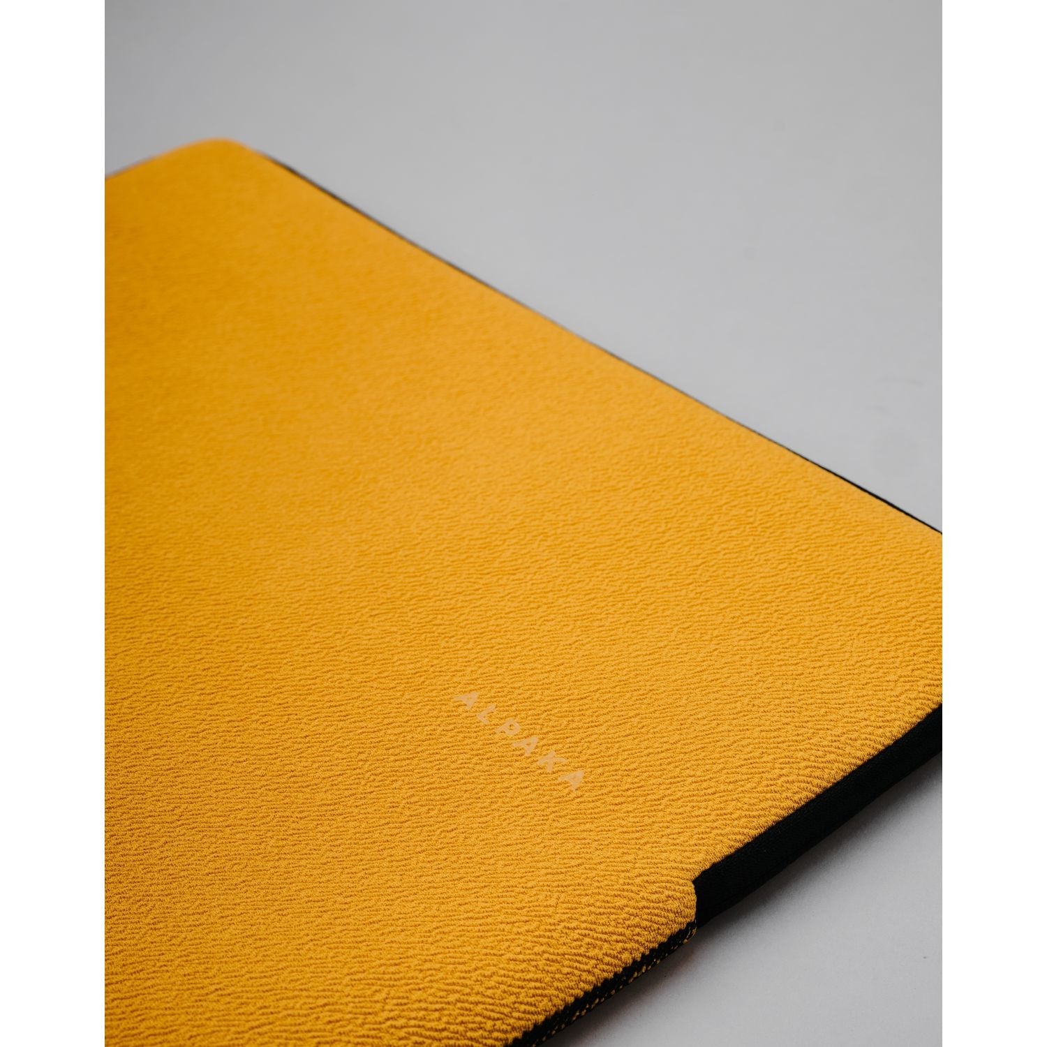ALPAKA Slim Laptop Sleeve 14"