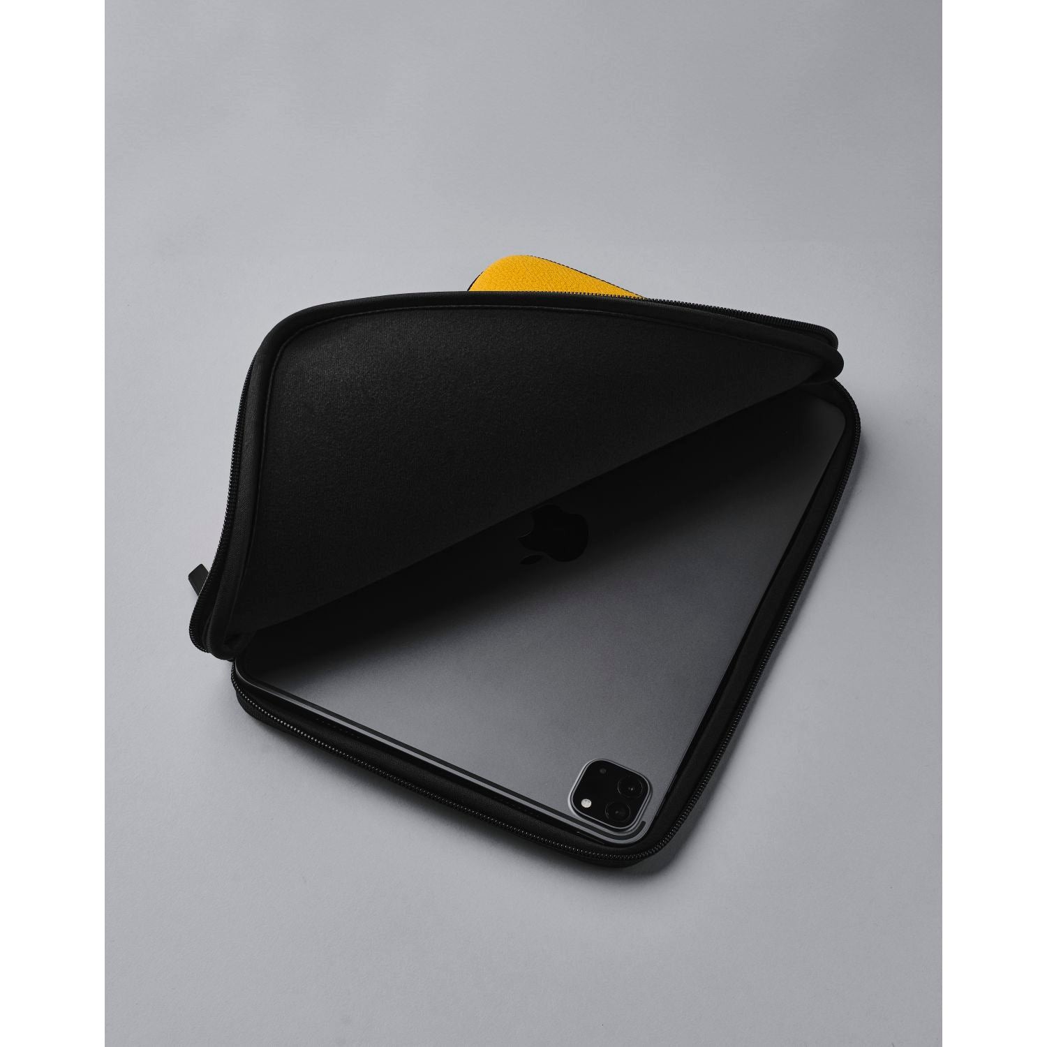 ALPAKA Slim Tablet Sleeve 11"