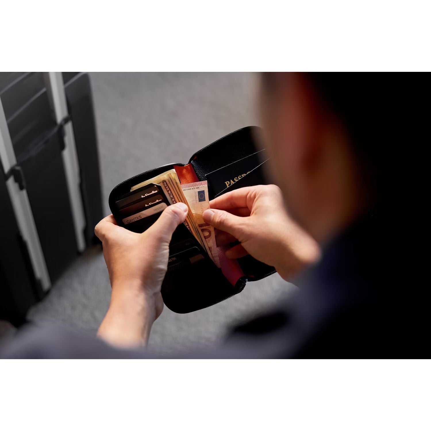 Bellroy Travel Folio (Second Edition) - Carryology Essential Edition