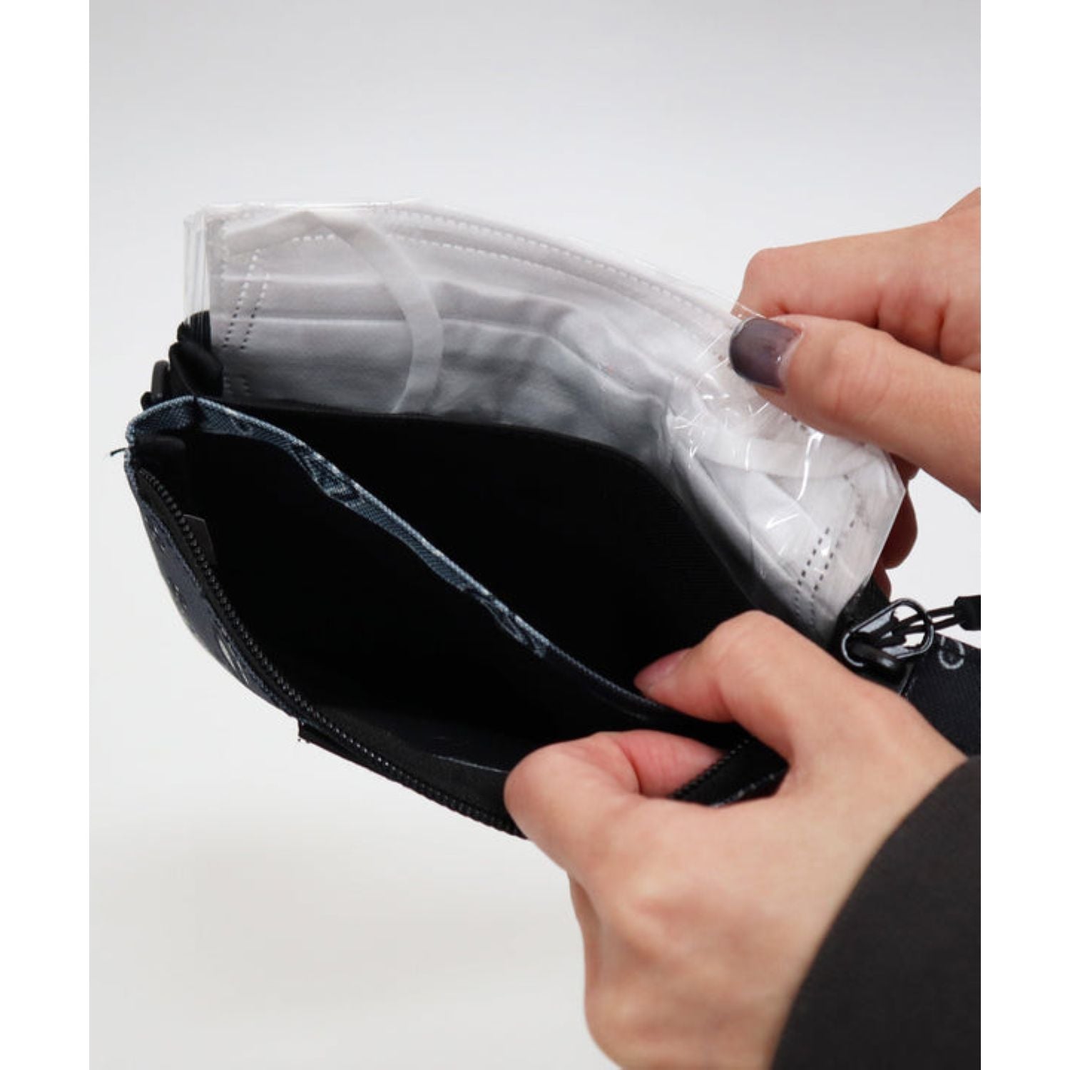 KiU Etiquette Water Repellent Pouch