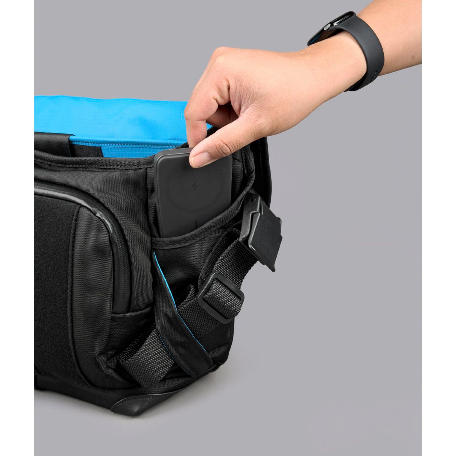 [PRE-ORDER] ALPAKA 7Ven Messenger Decade Edition 14" Ballastic Nylon 840D Bag