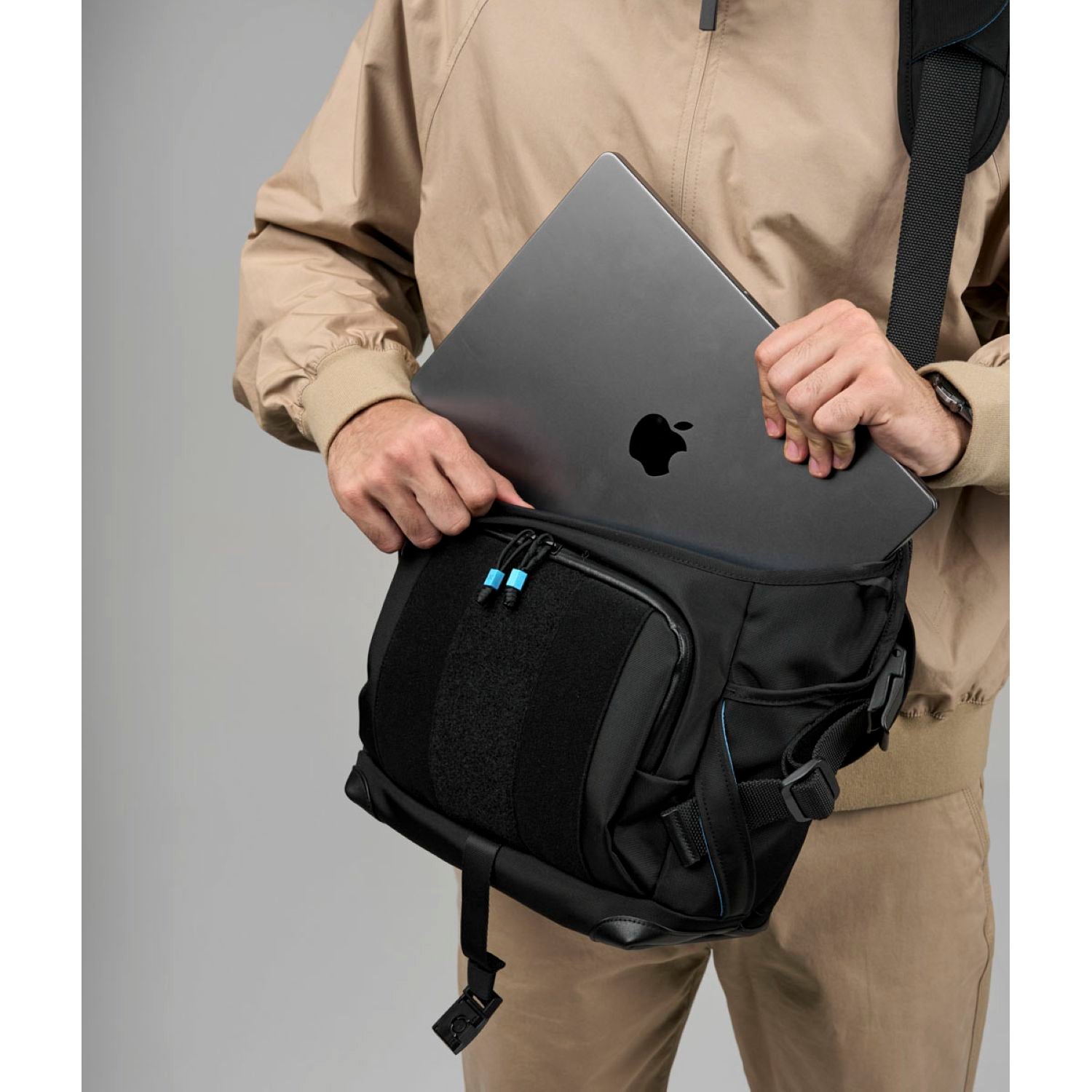 [PRE-ORDER] ALPAKA 7Ven Messenger Decade Edition 14" Ballastic Nylon 840D Bag