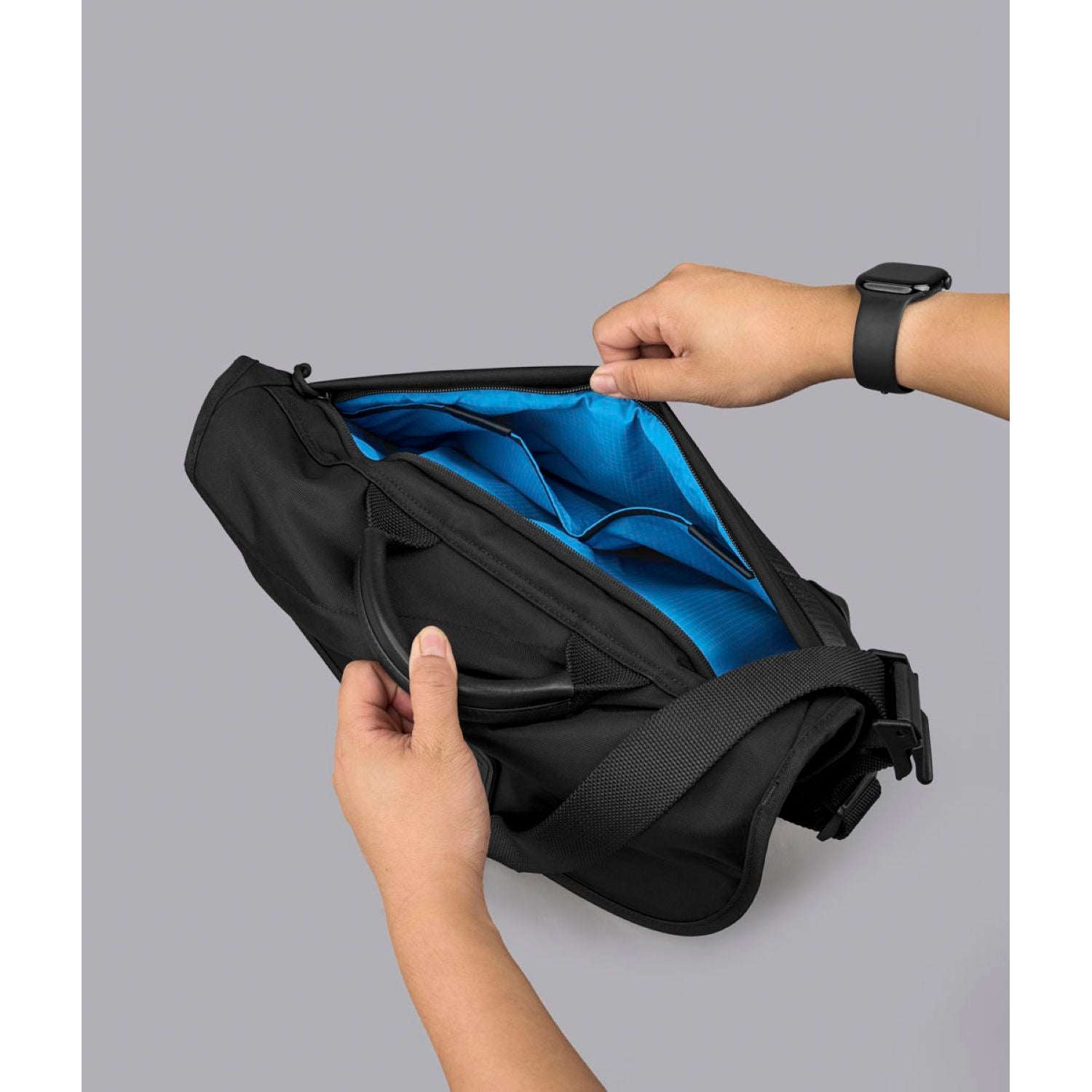 [PRE-ORDER] ALPAKA 7Ven Messenger Decade Edition 14" Ballastic Nylon 840D Bag