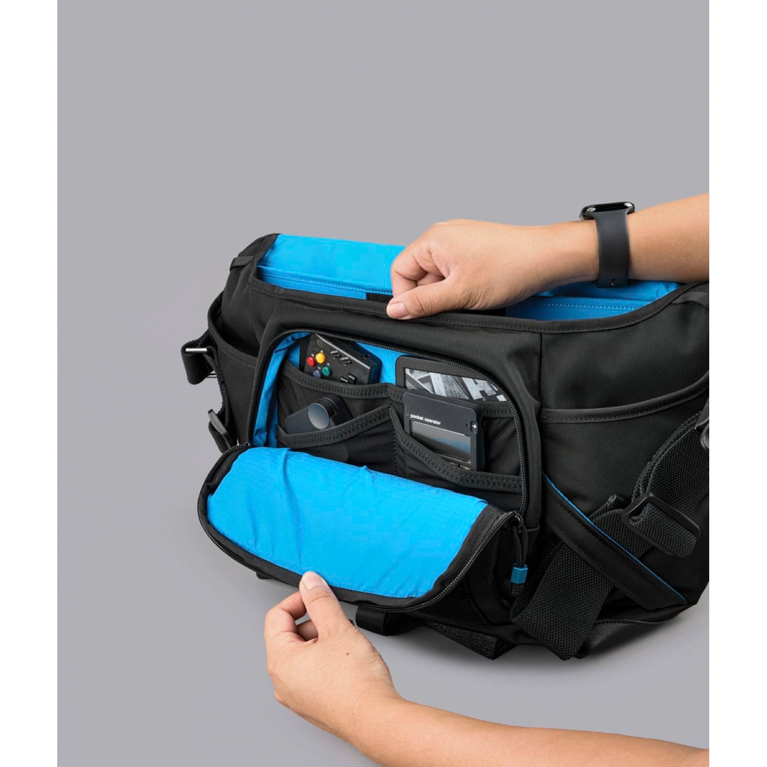 [PRE-ORDER] ALPAKA 7Ven Messenger Decade Edition 16" Ballastic Nylon 840D Bag
