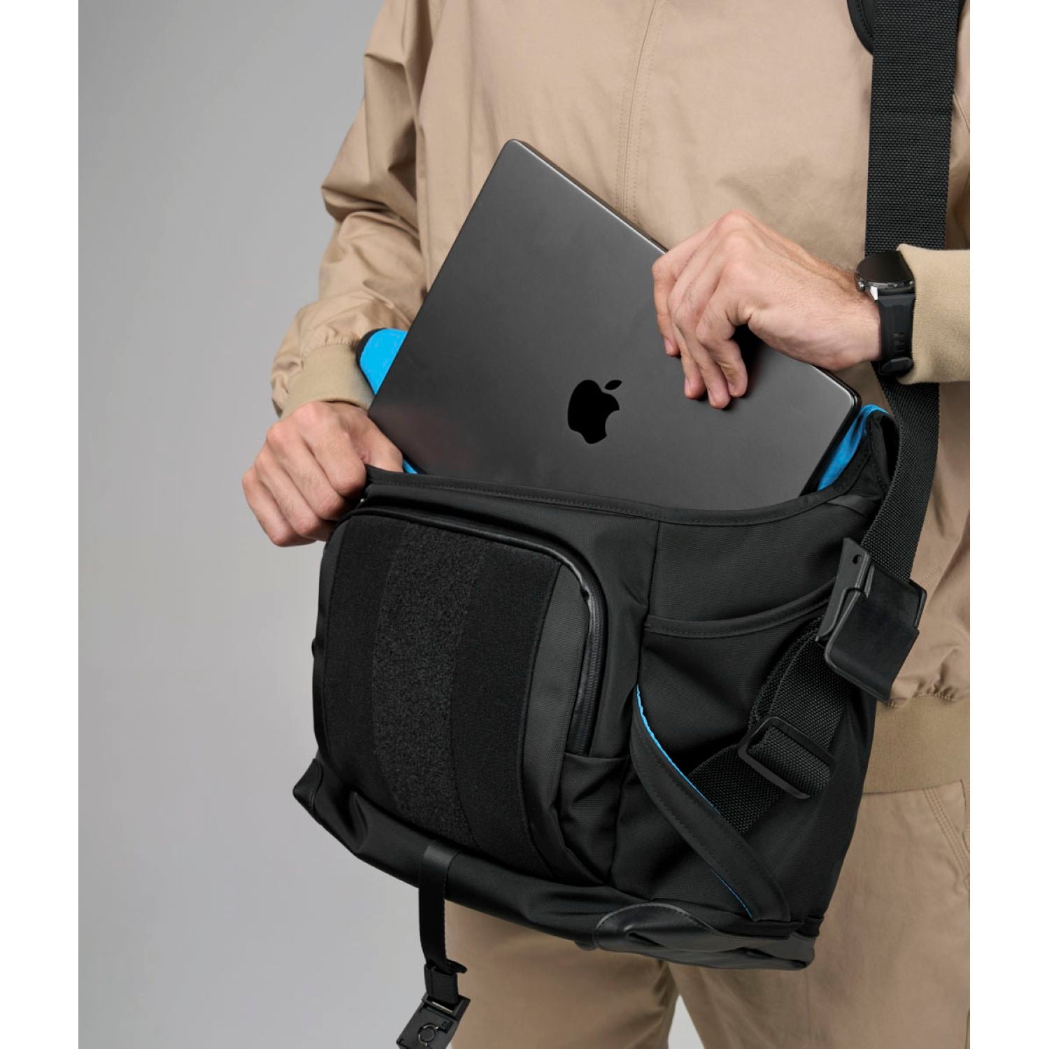 [PRE-ORDER] ALPAKA 7Ven Messenger Decade Edition 16" Ballastic Nylon 840D Bag