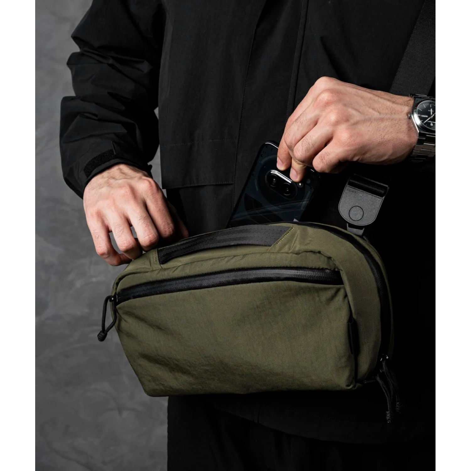 ALPAKA Eclipse Gaming Sling