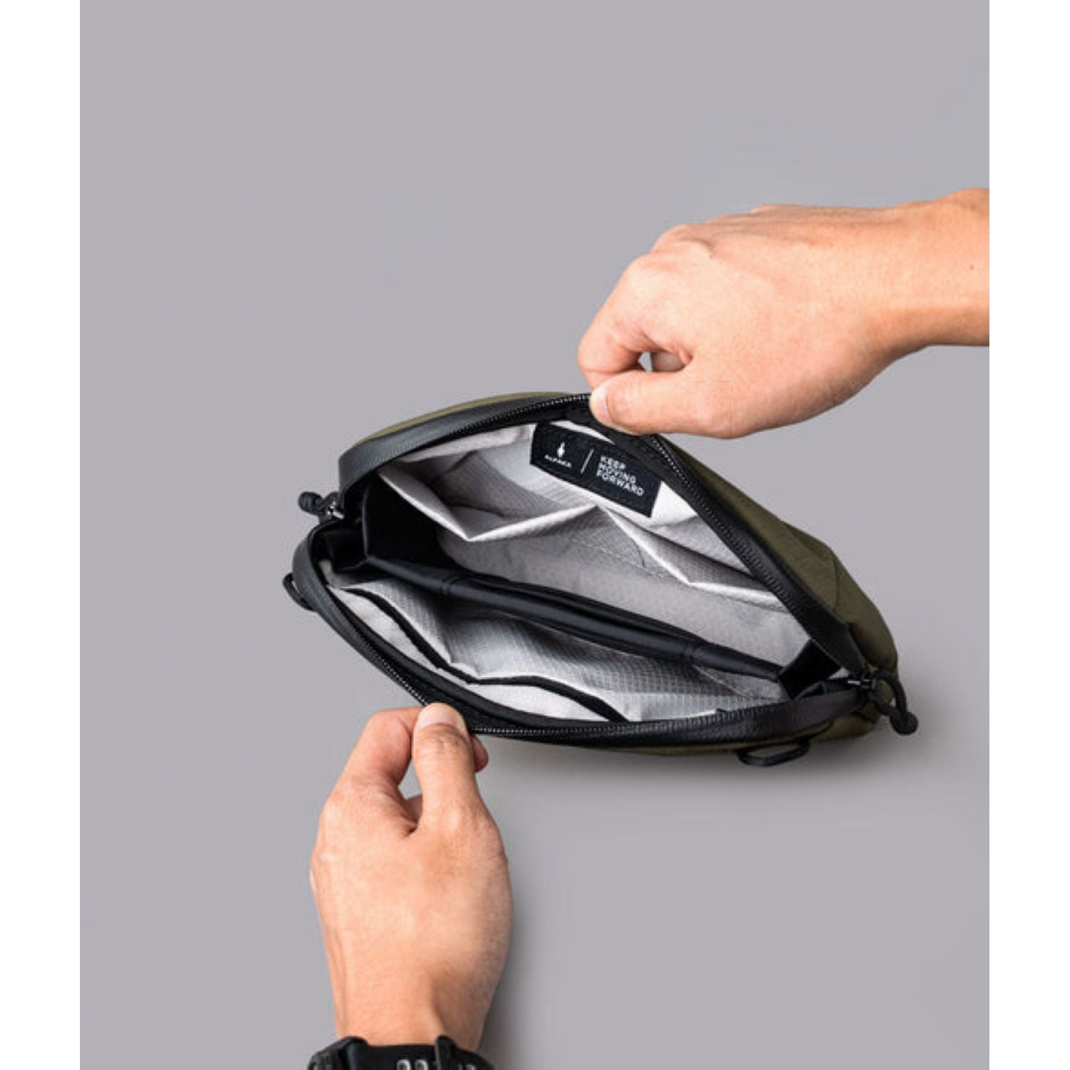 ALPAKA Flight Pouch Pro