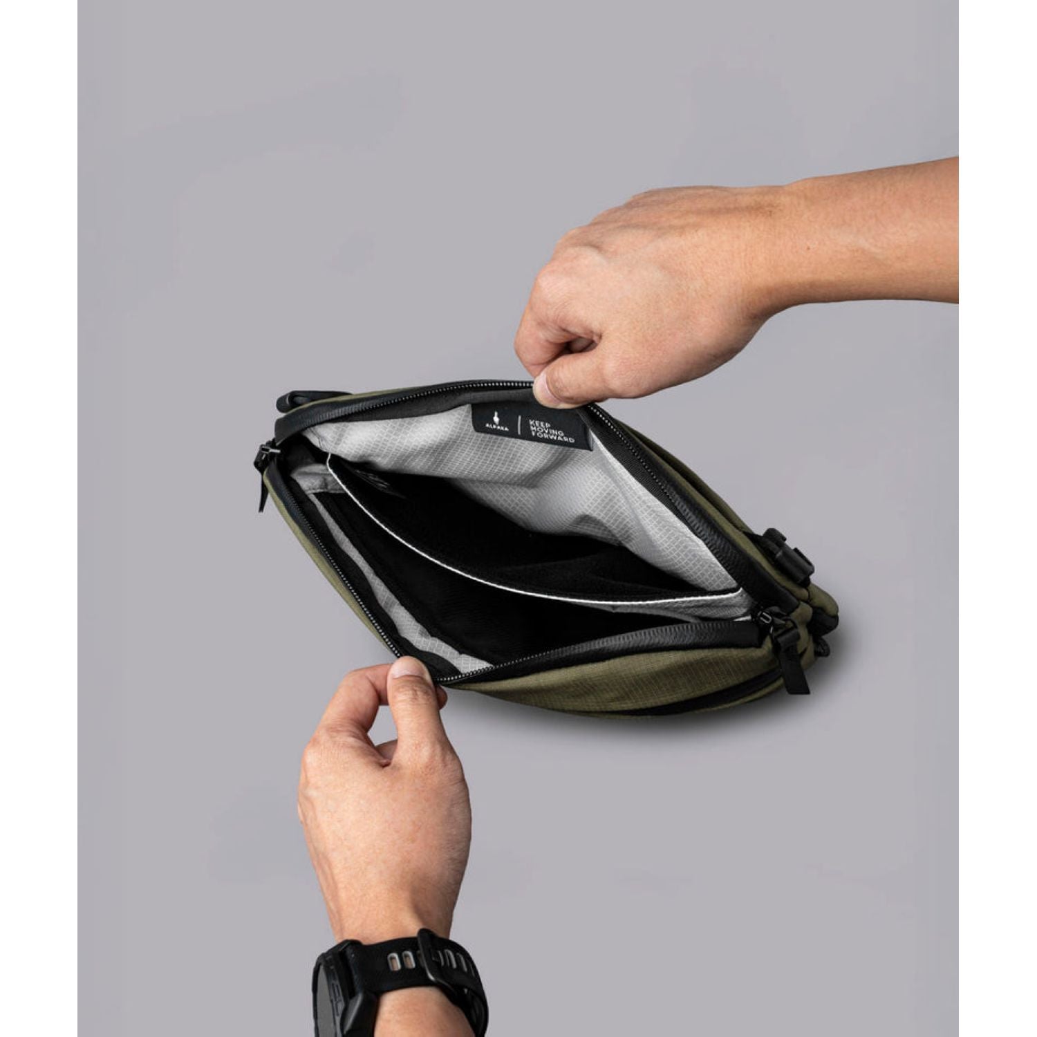 ALPAKA Flight Sling Pro 2.5L