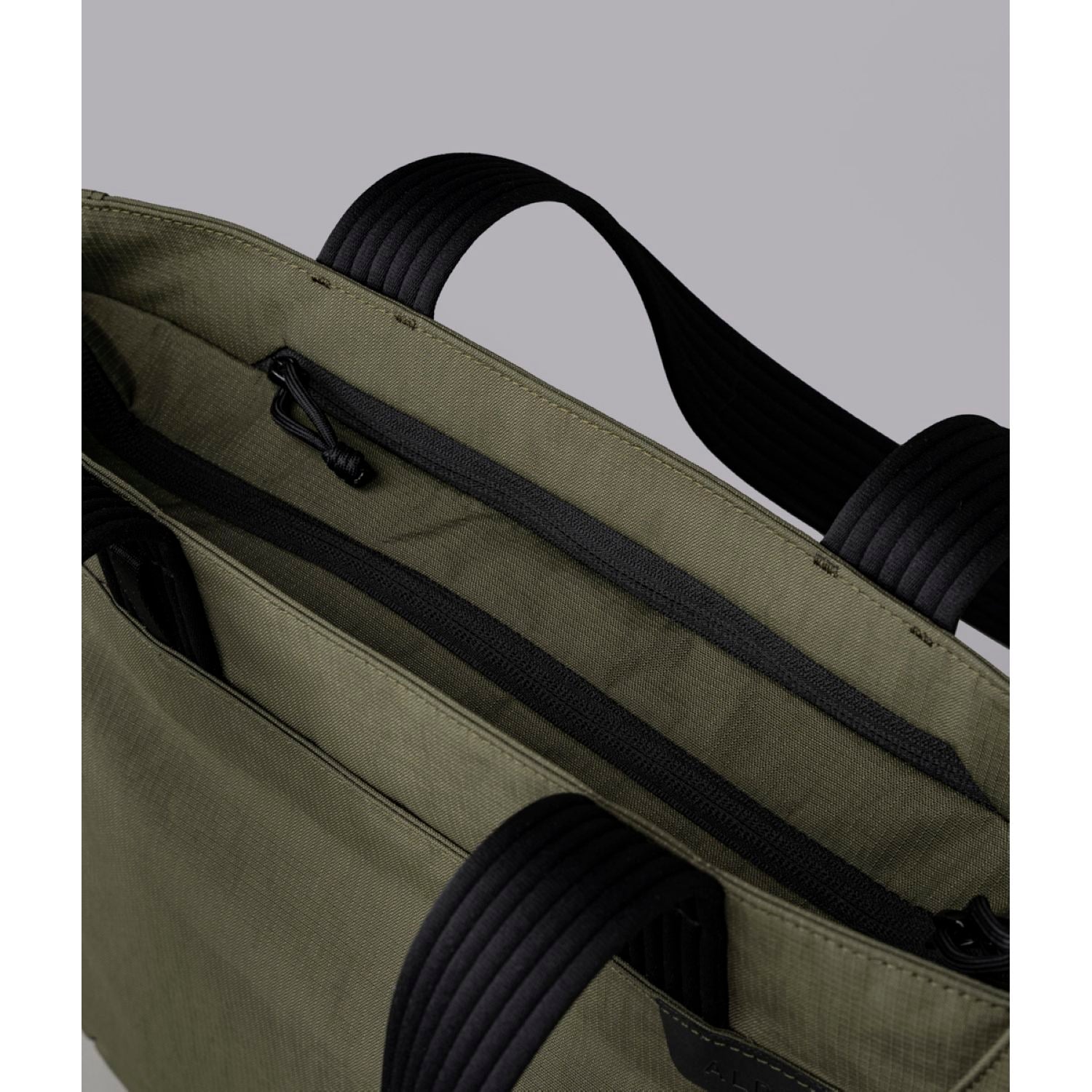 ALPAKA Flight Tote Bag (M)