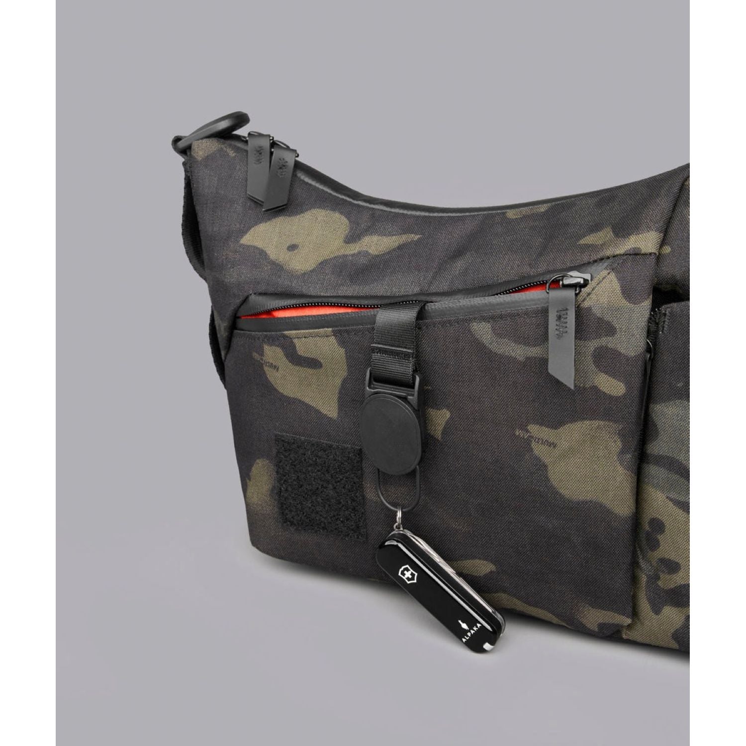 ALPAKA Flow Satchel With Padded Strap 4L