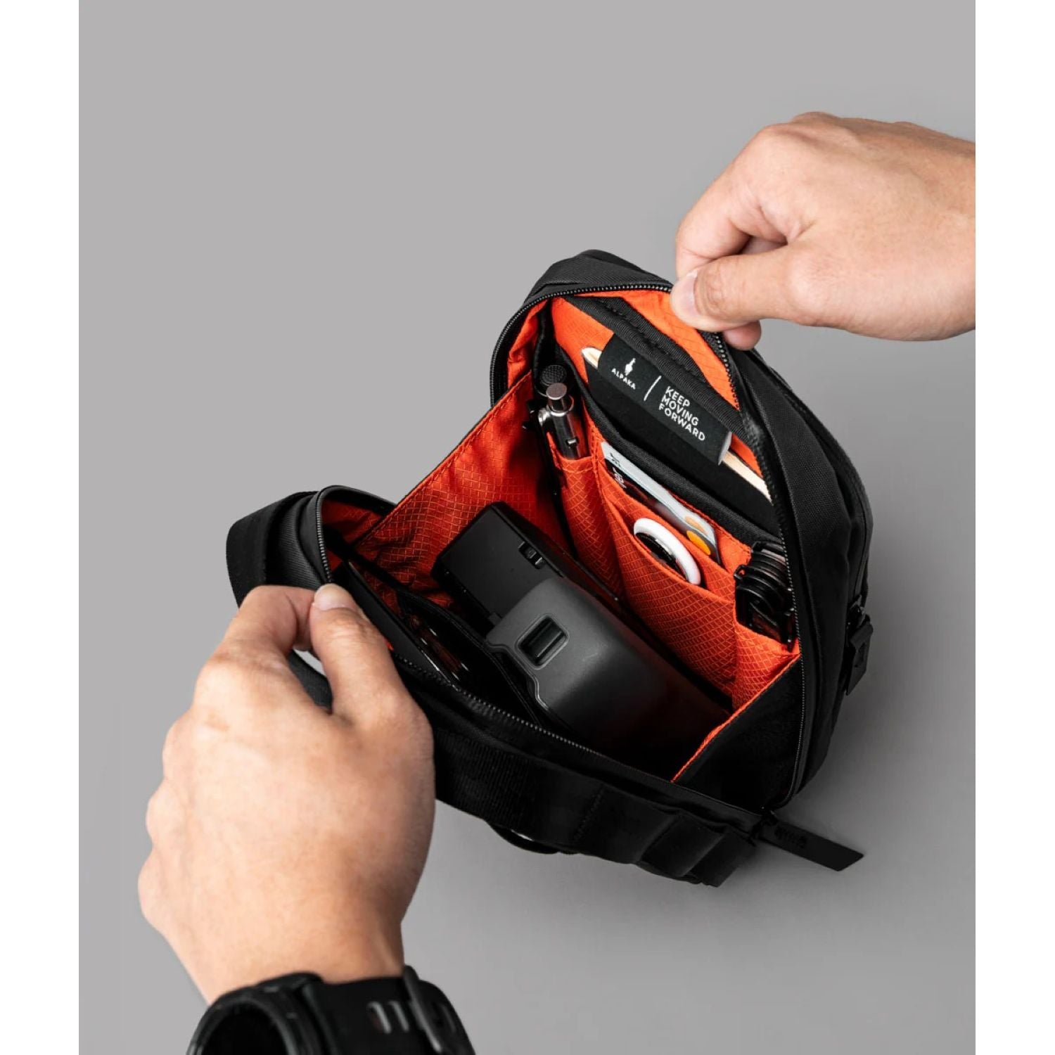 ALPAKA Metro Sling Max