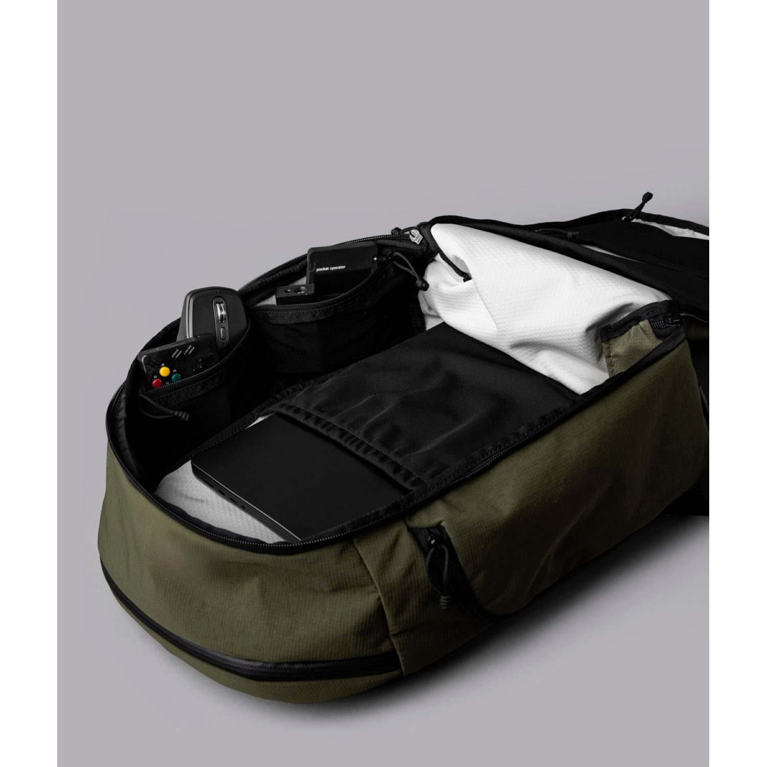 [PRE-ORDER] ALPAKA Traverse Backpack 30L