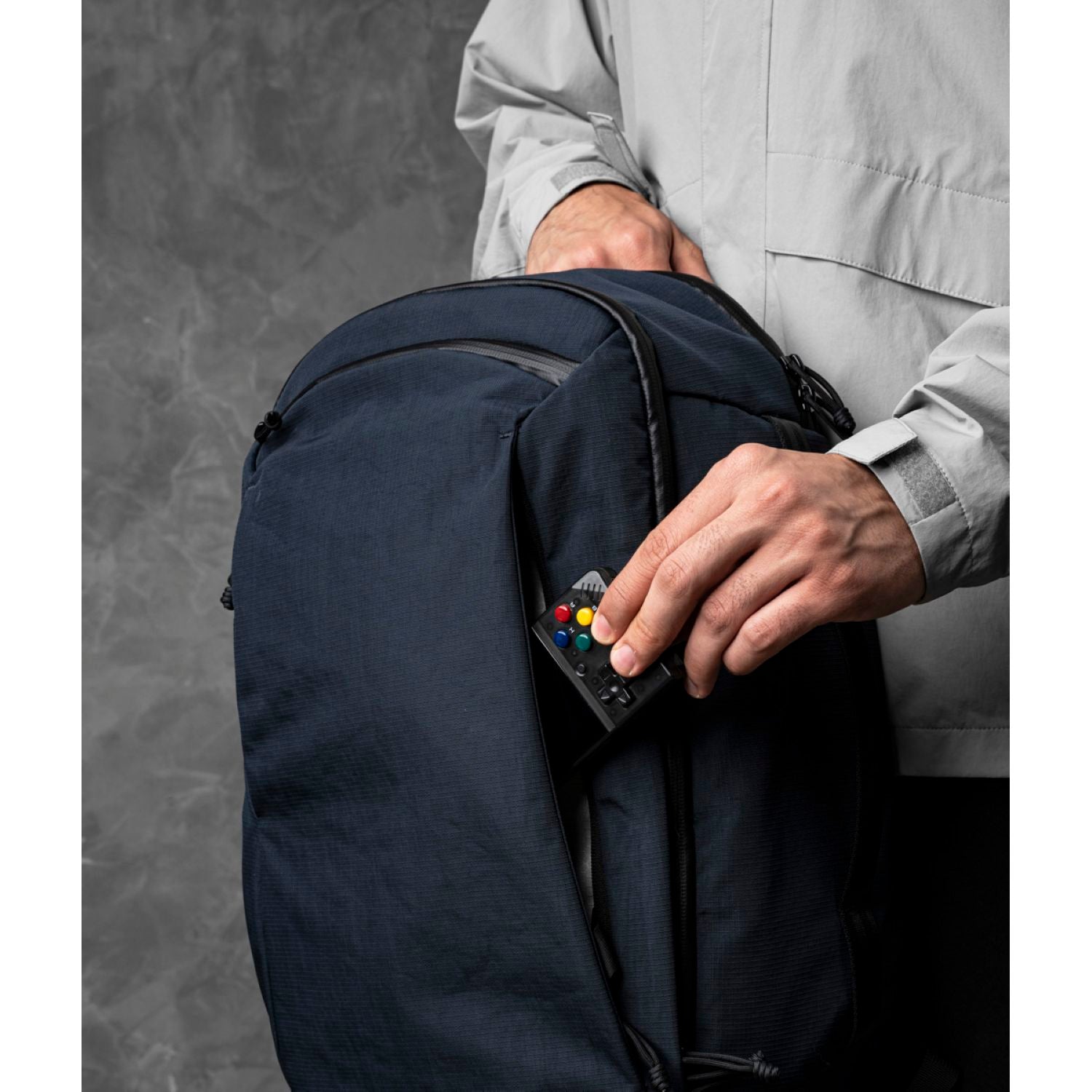 [PRE-ORDER] ALPAKA Traverse Backpack 30L