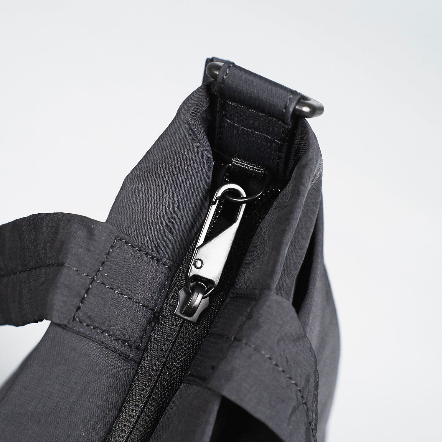 Crossing Jill Anti-Theft RFID Dual Carry Crossbody Bag