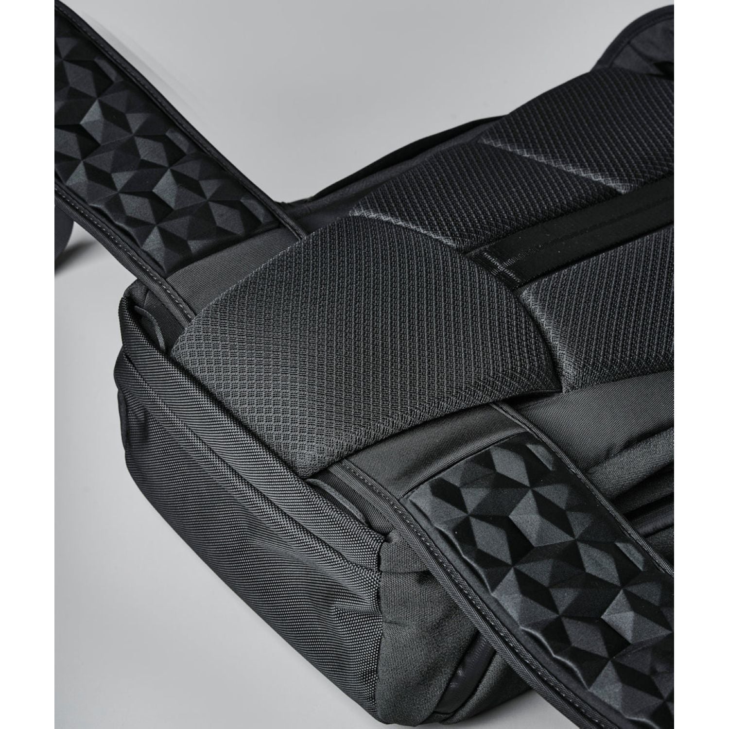 ALPAKA Elements Travel (35L) Axoflux 600D Backpack + Removable Waist Strap