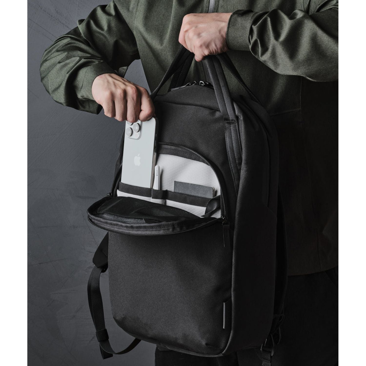 ALPAKA Bravo Tote Pack